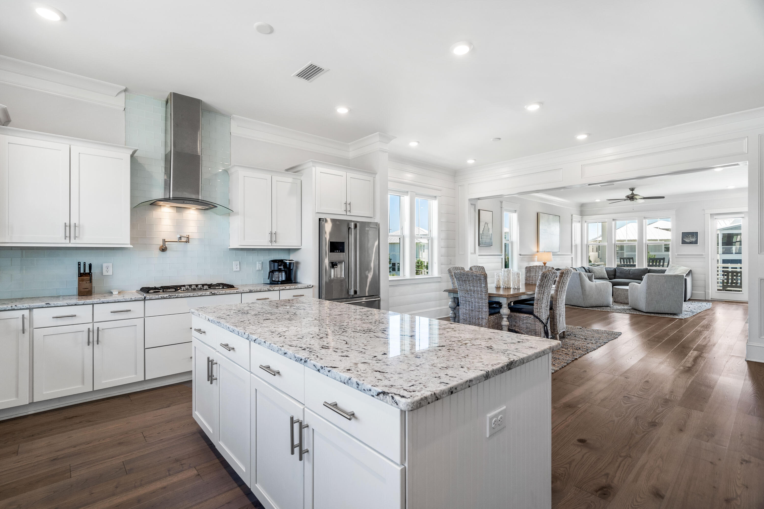 15 W Crabbing Hole Lane