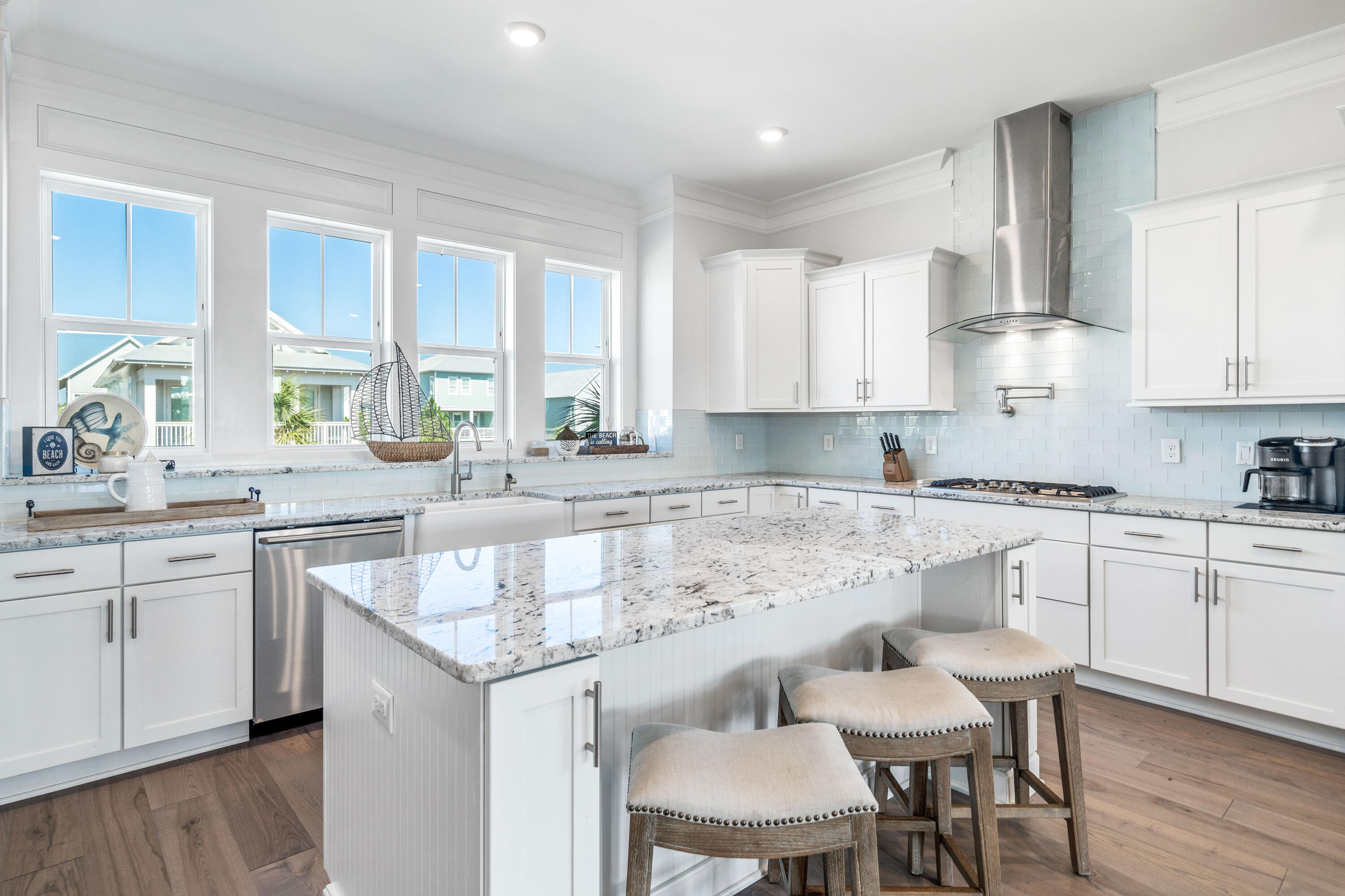 15 W Crabbing Hole Lane