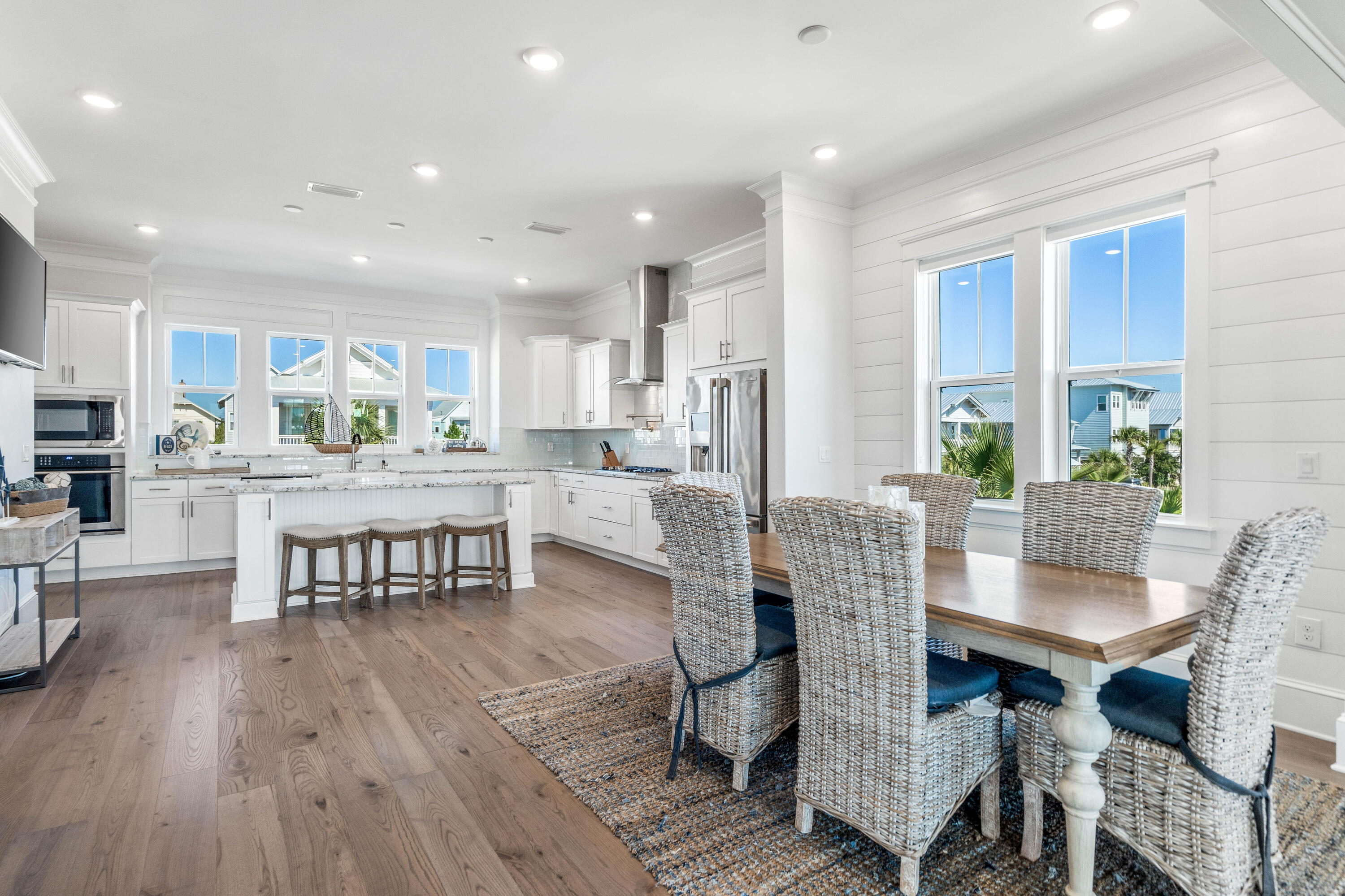 15 W Crabbing Hole Lane