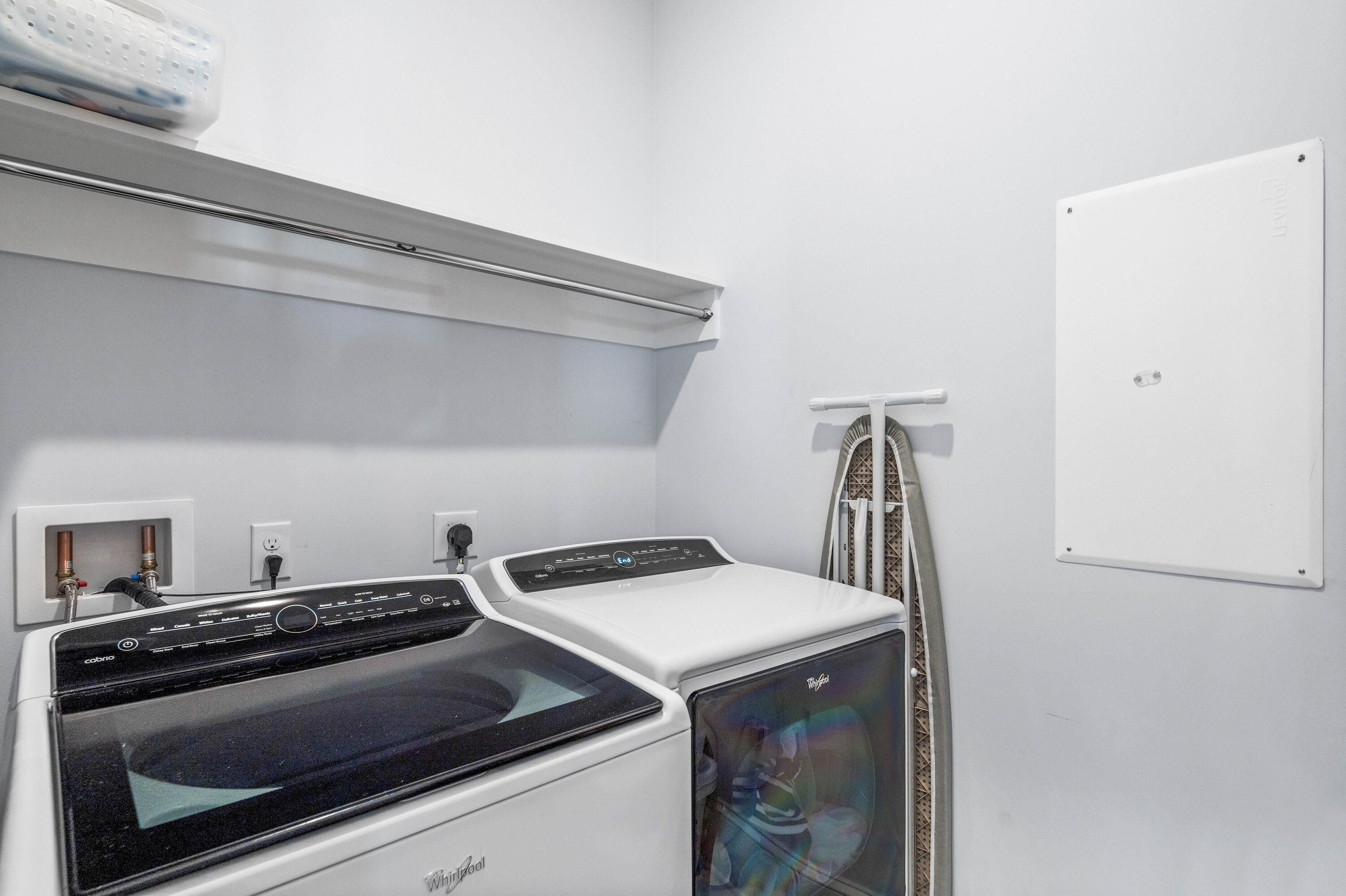 15 W Crabbing Hole Lane