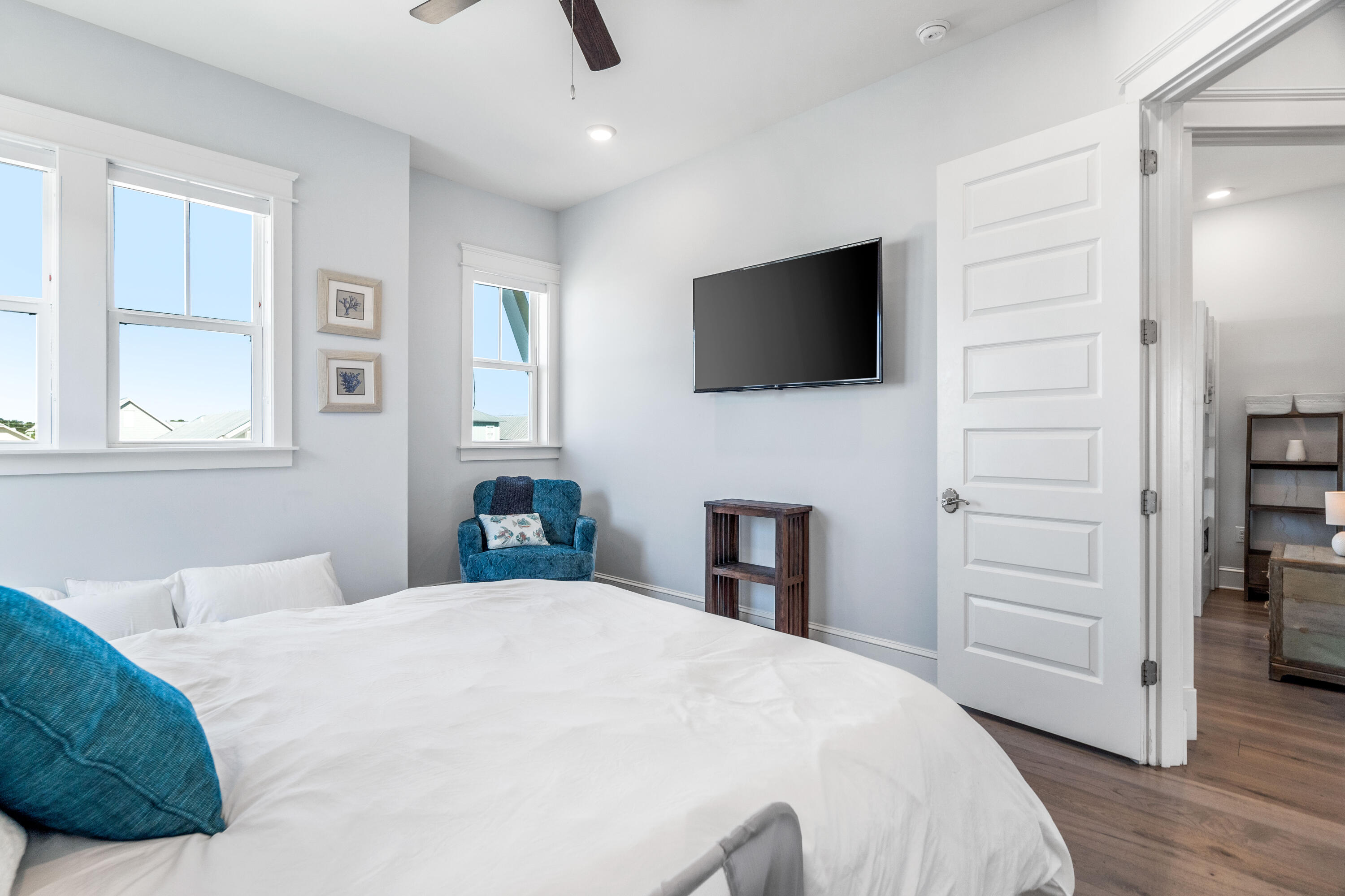 15 W Crabbing Hole Lane