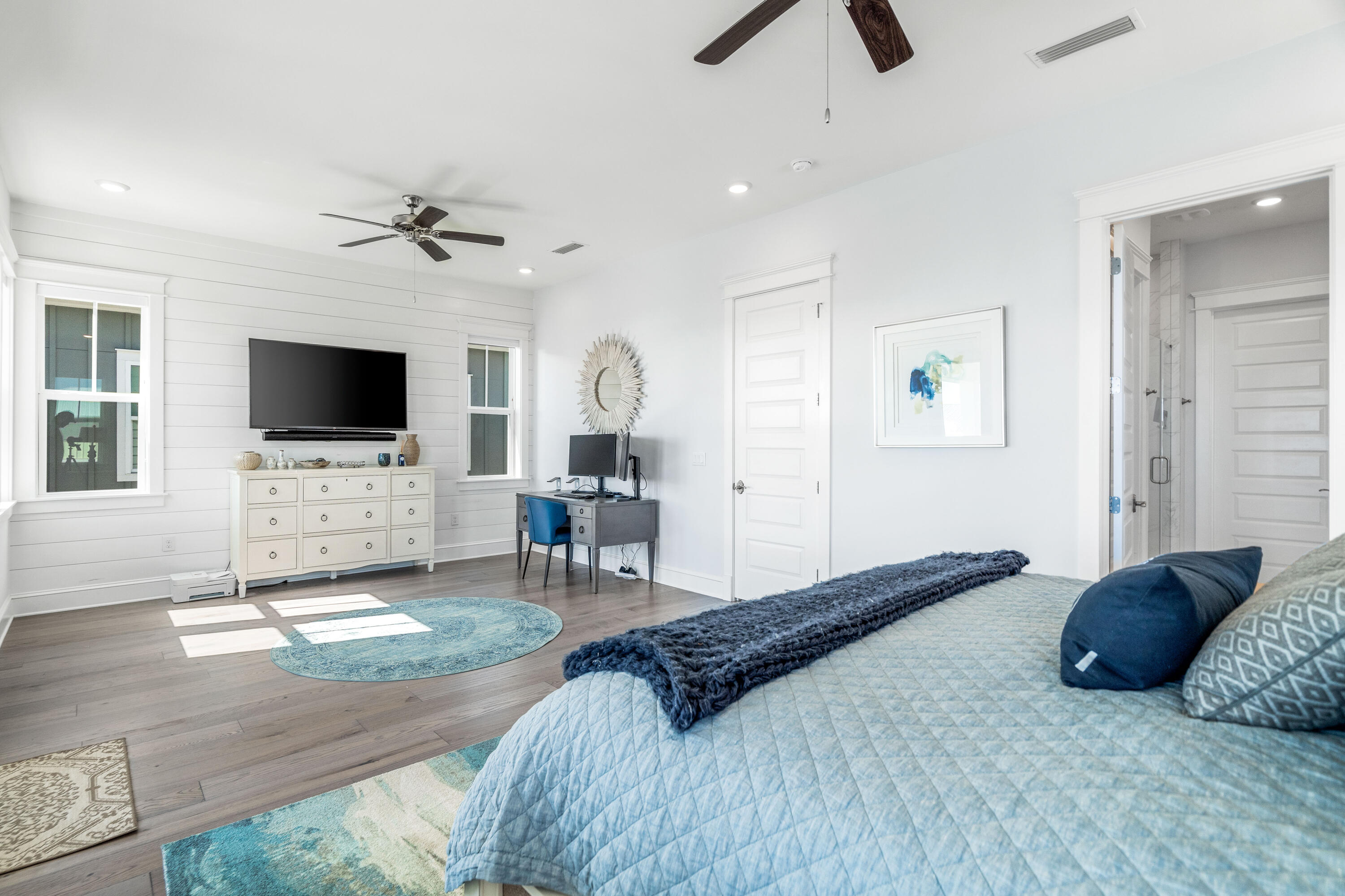 15 W Crabbing Hole Lane