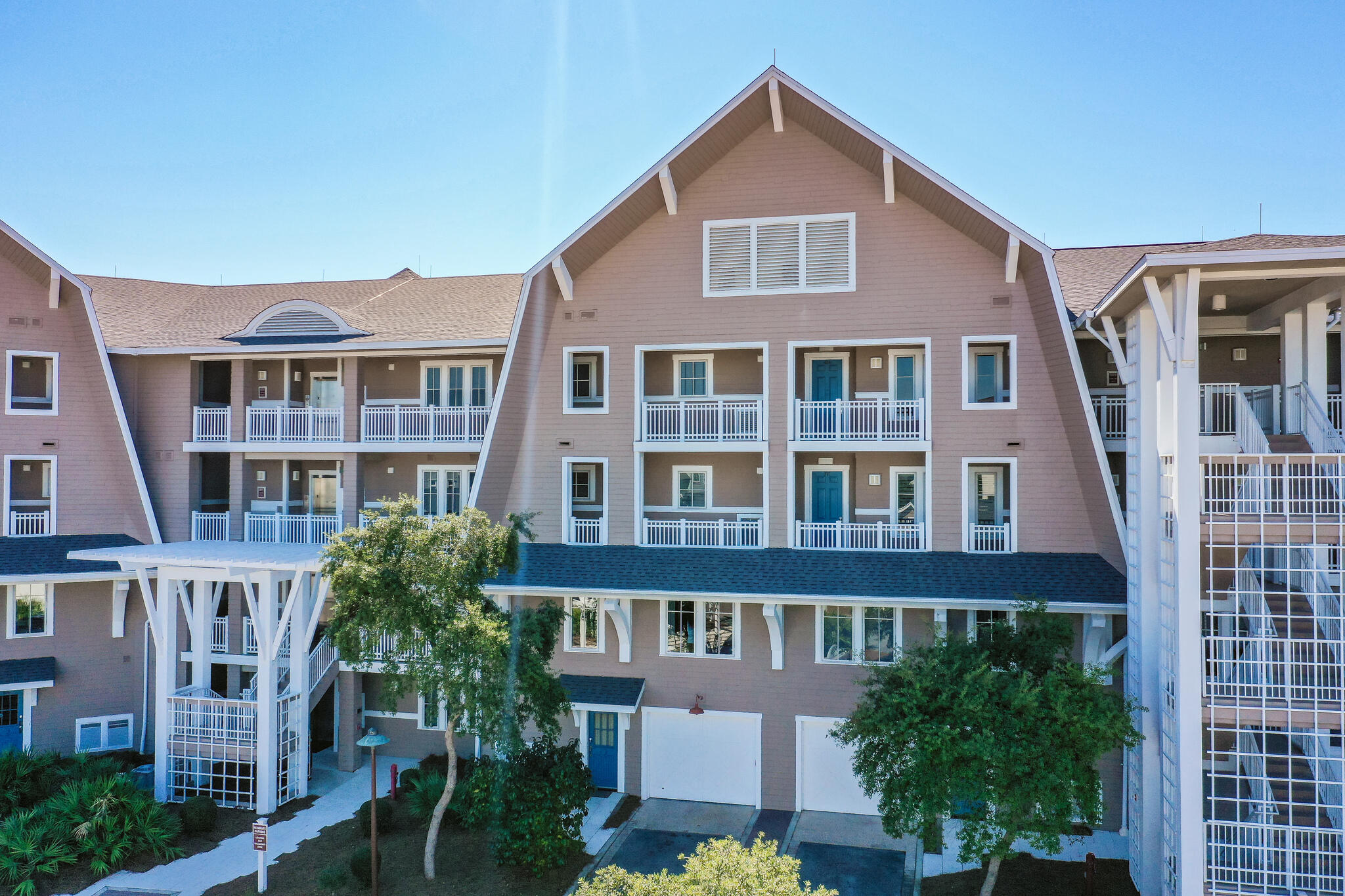 37 S Compass Point Way