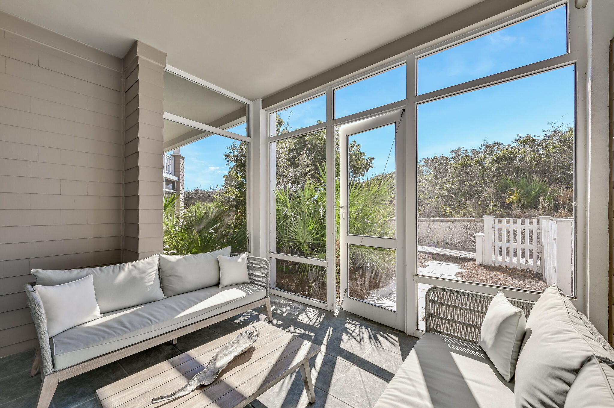 37 S Compass Point Way