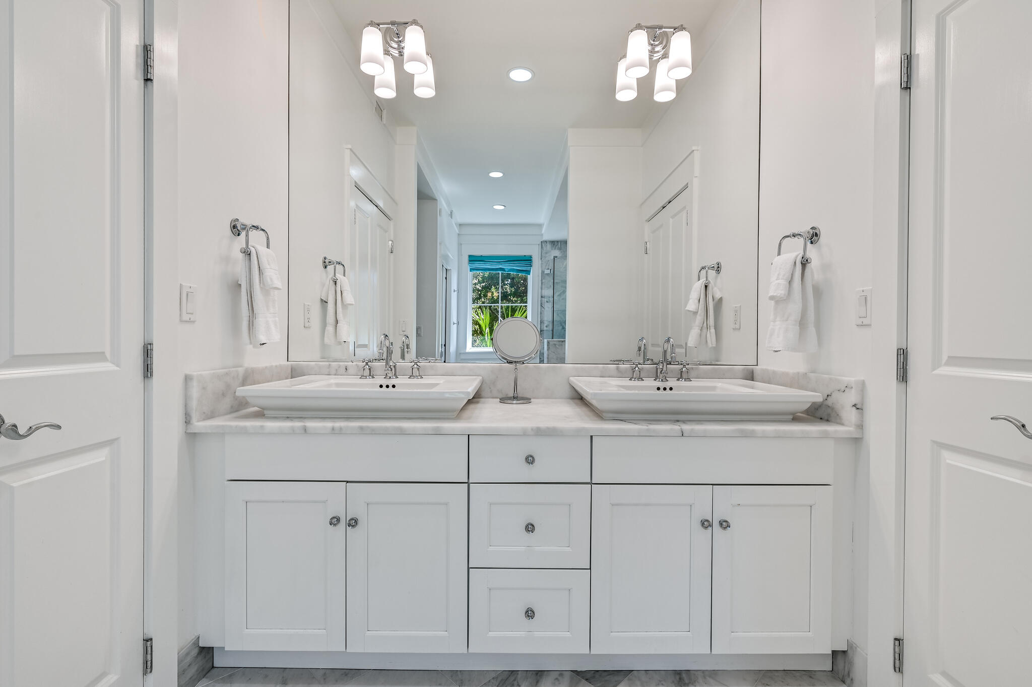 37 S Compass Point Way