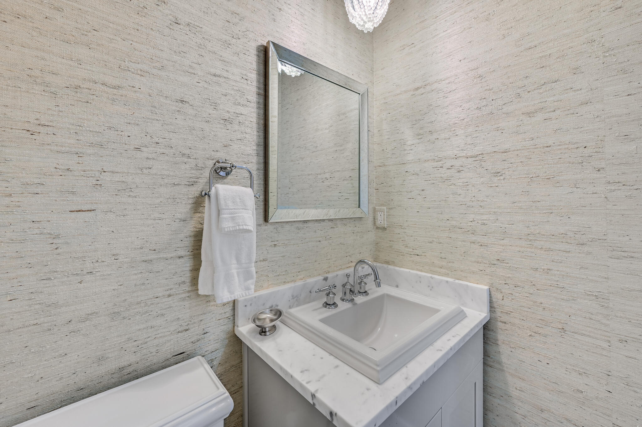 37 S Compass Point Way