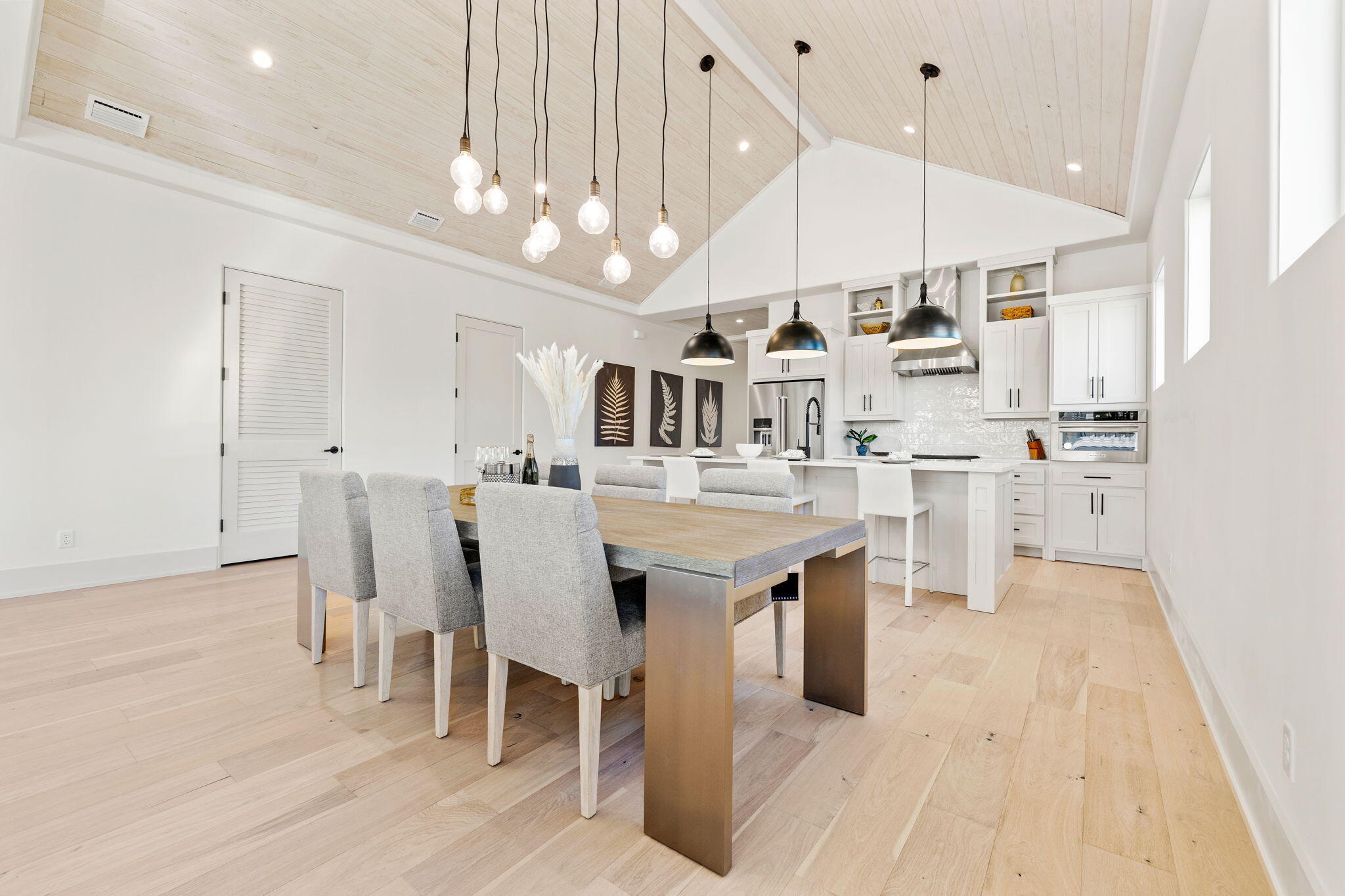 8747 N North Lagoon Drive