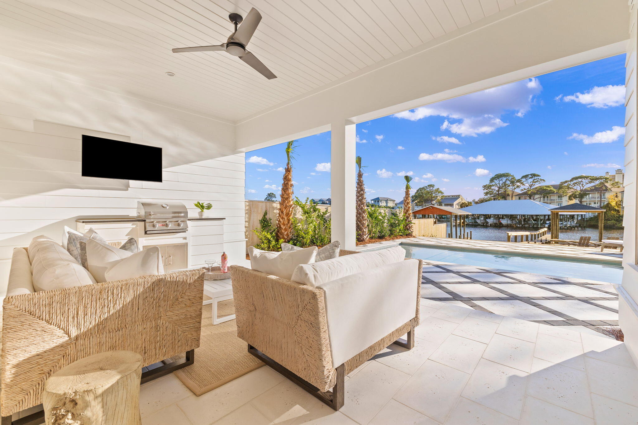 8747 N North Lagoon Drive