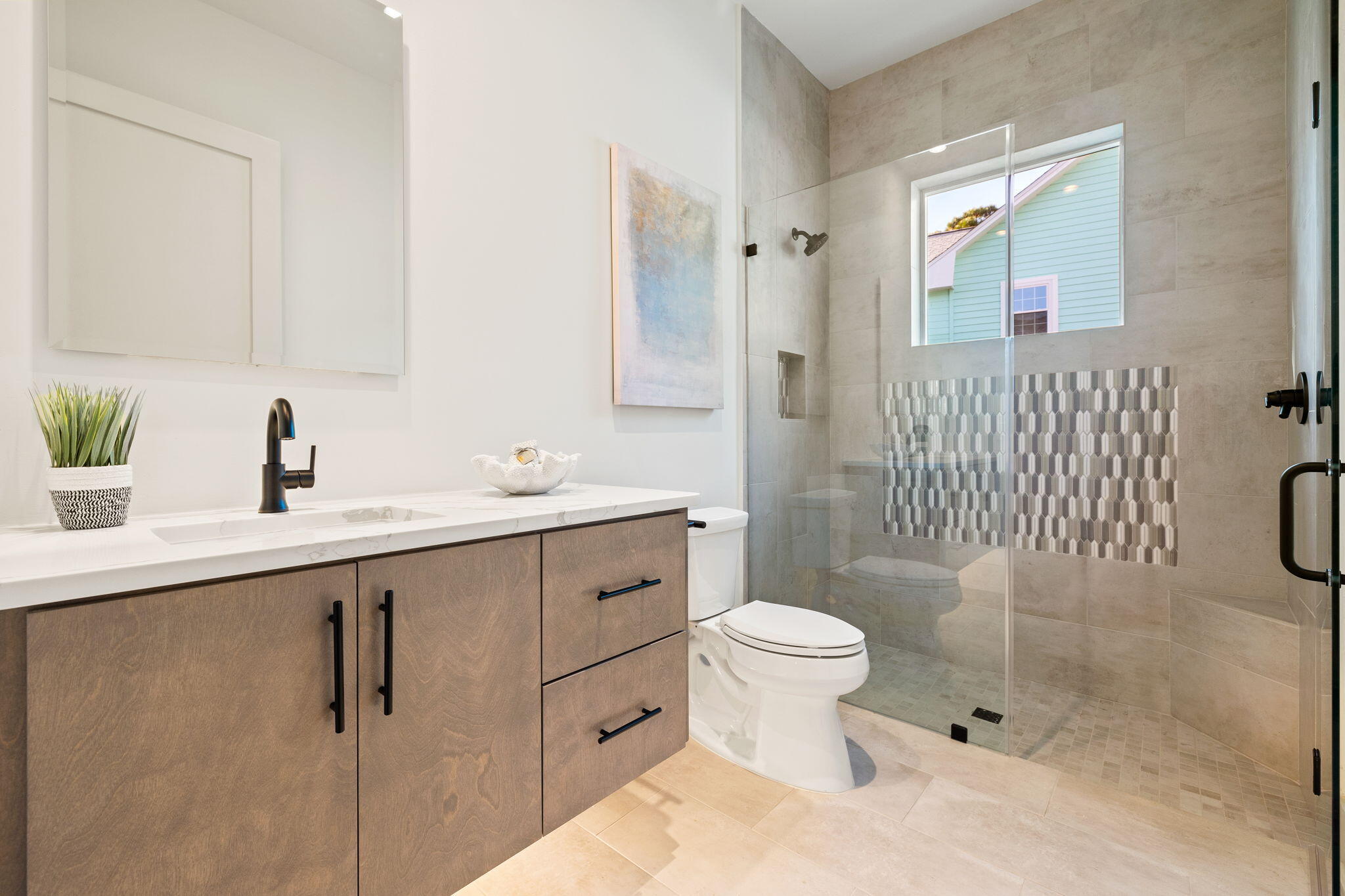 8747 N North Lagoon Drive