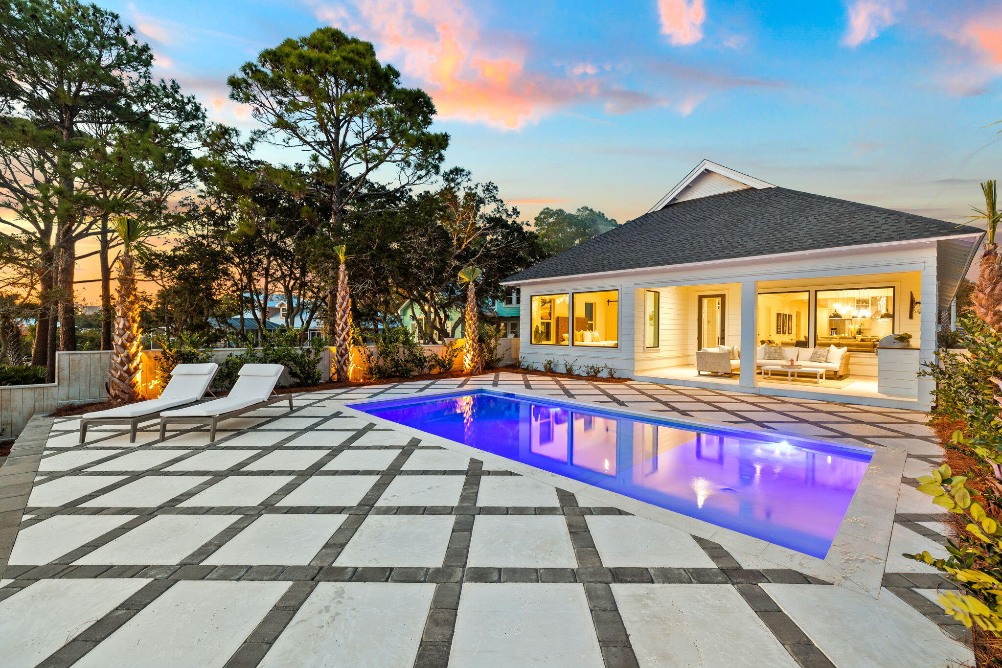 8747 N North Lagoon Drive