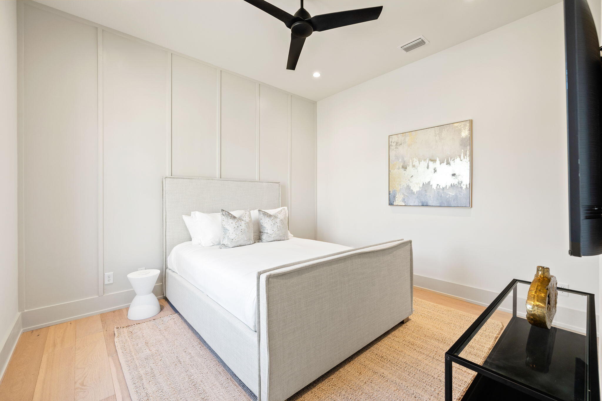 8747 N North Lagoon Drive