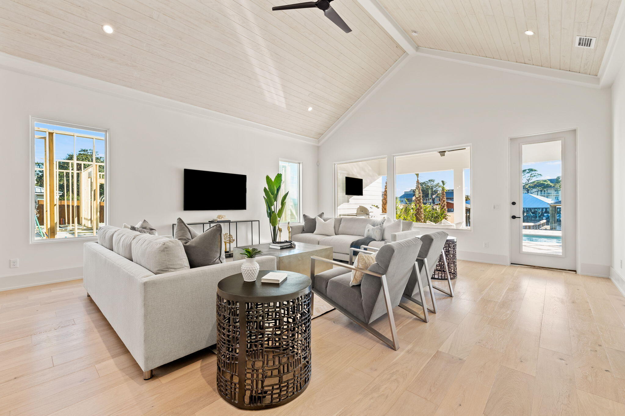 8747 N North Lagoon Drive