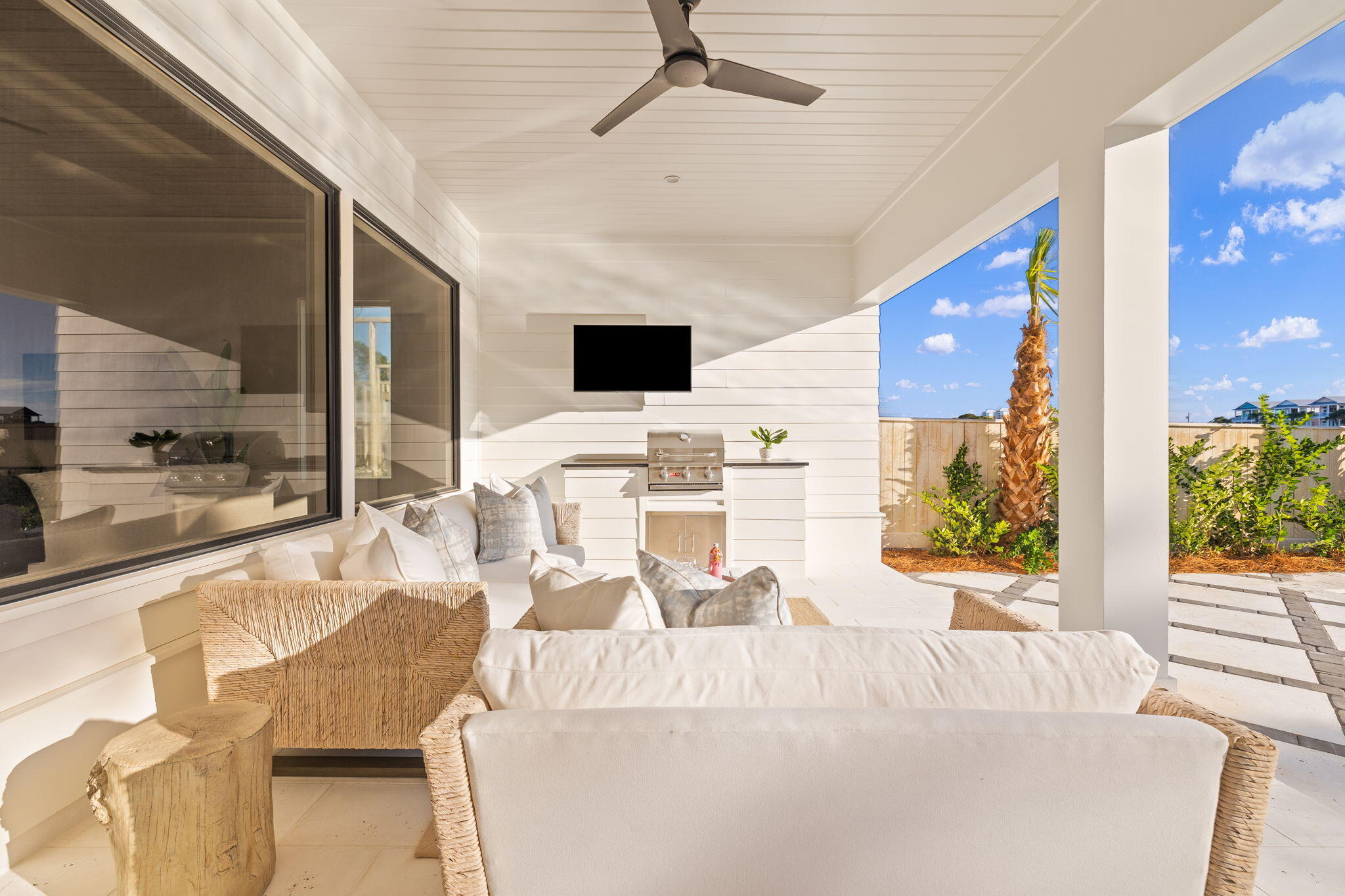 8747 N North Lagoon Drive