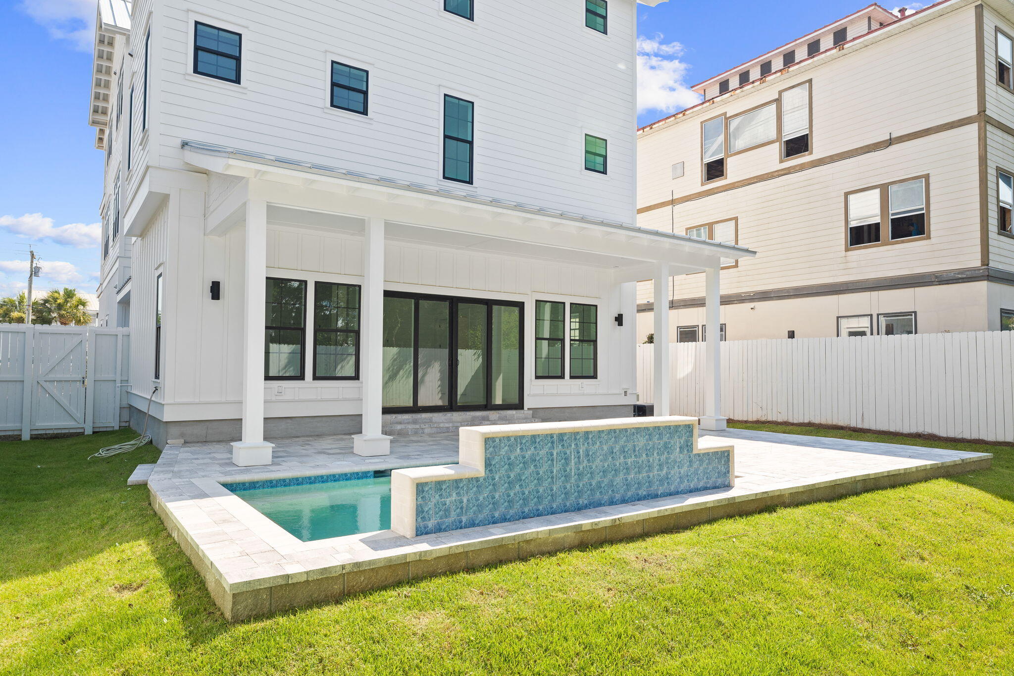 8077 E County Hwy 30A