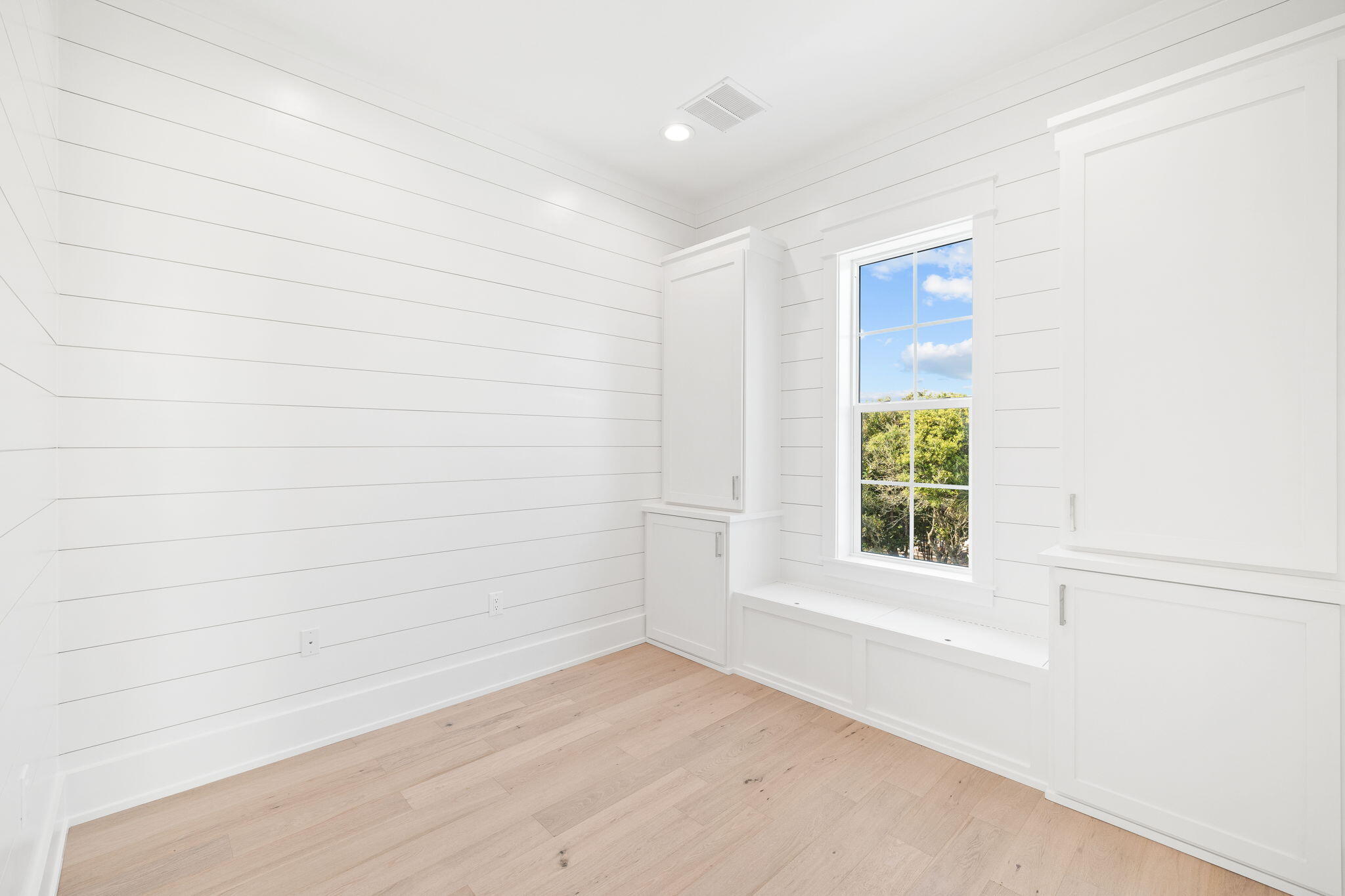 8077 E County Hwy 30A