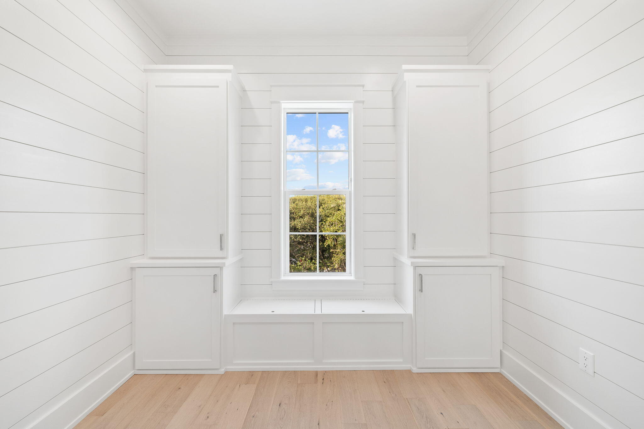 8077 E County Hwy 30A