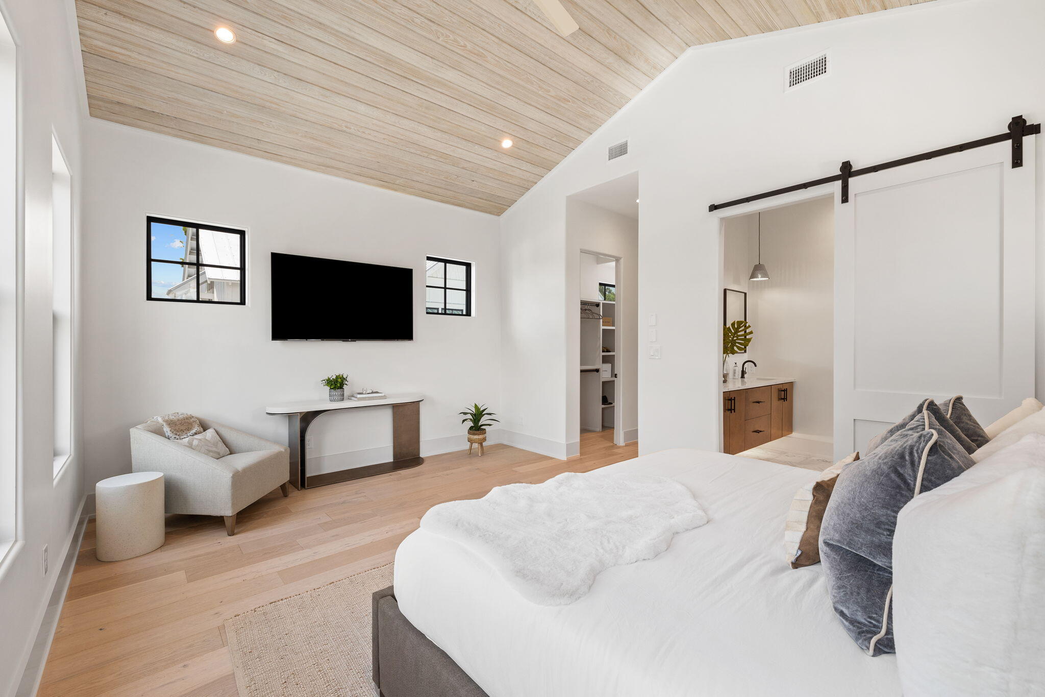 64 Grande Pointe Drive