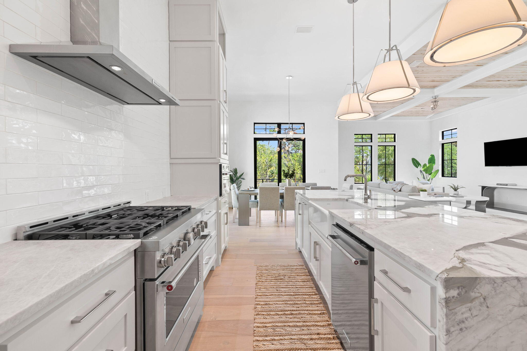 91 S Grande Pointe Drive