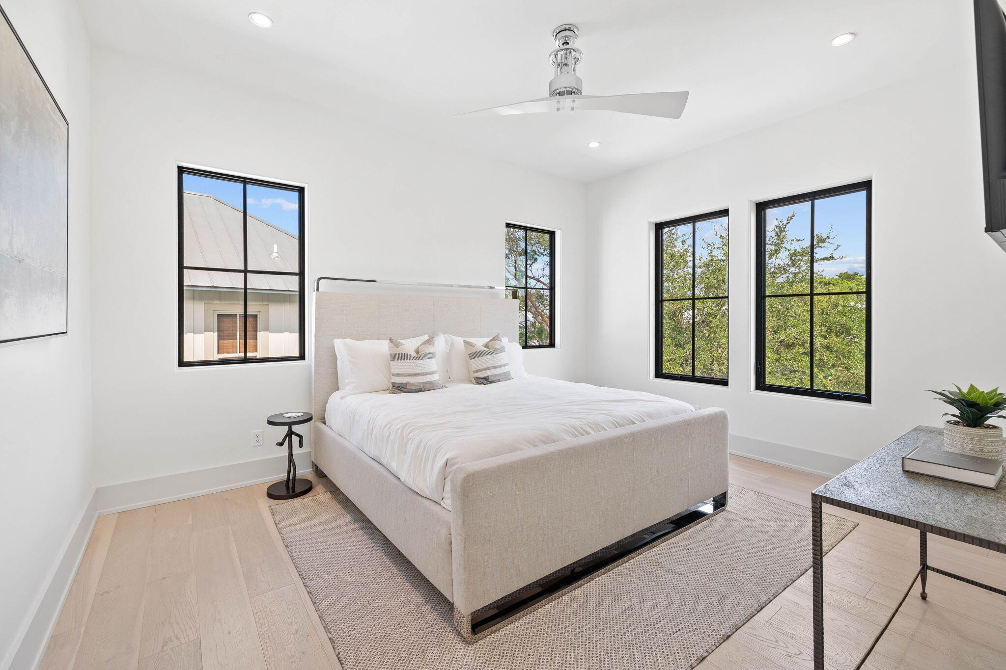 91 S Grande Pointe Drive