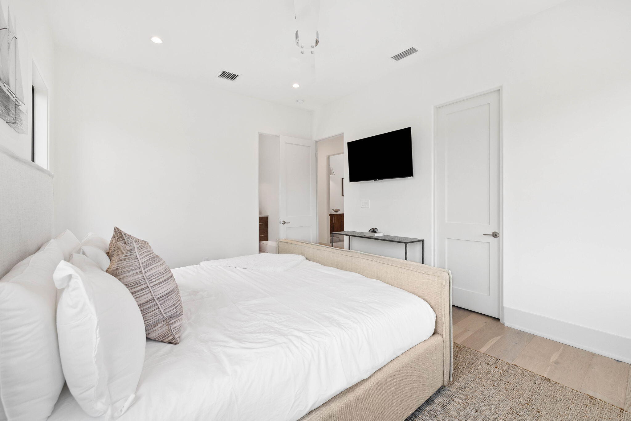 91 S Grande Pointe Drive