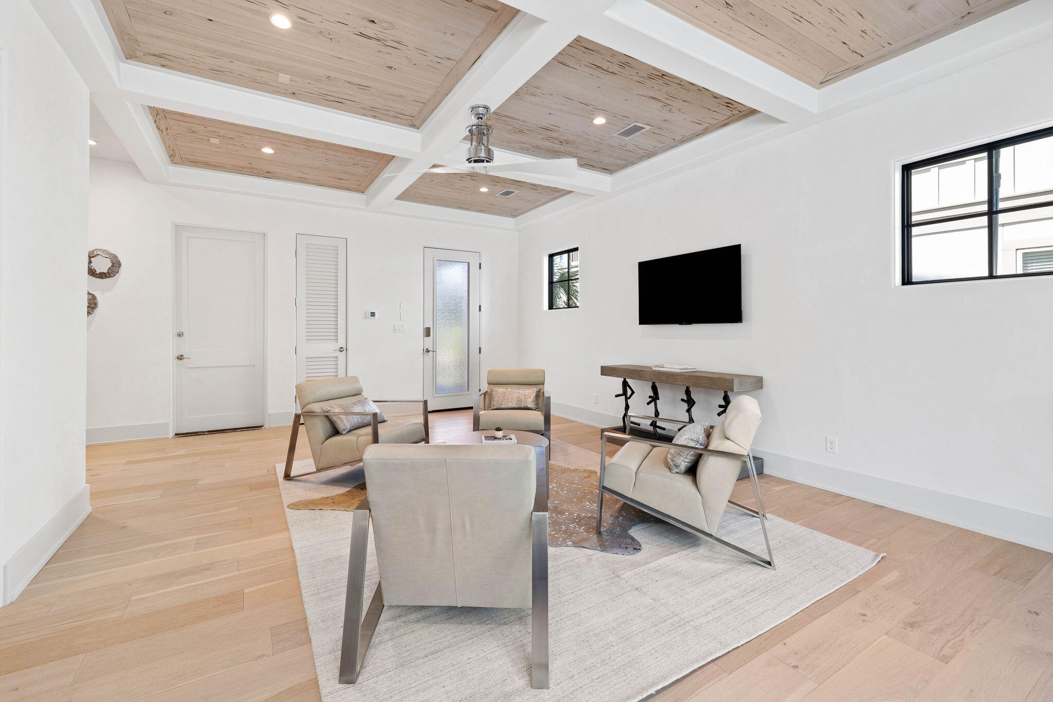 91 S Grande Pointe Drive