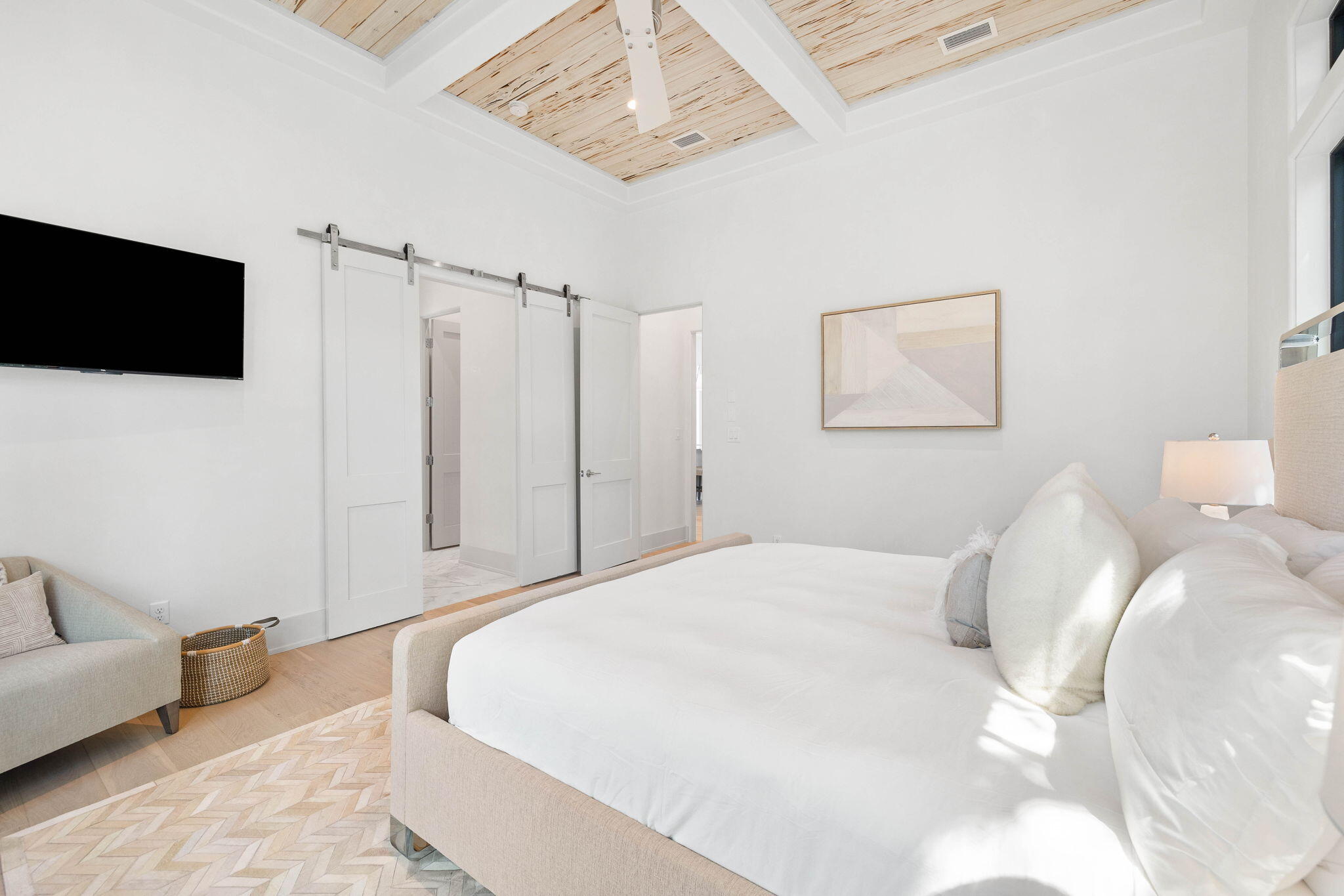 91 S Grande Pointe Drive