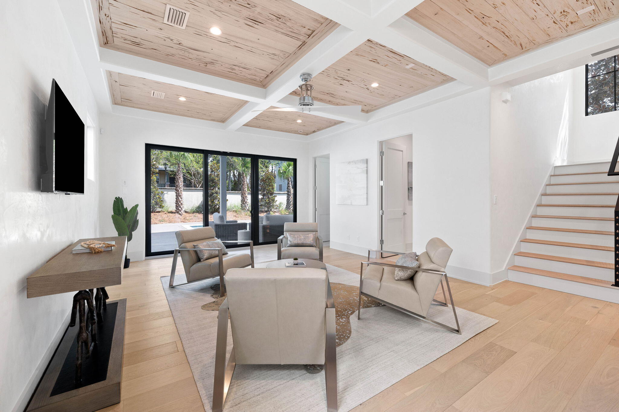 91 S Grande Pointe Drive