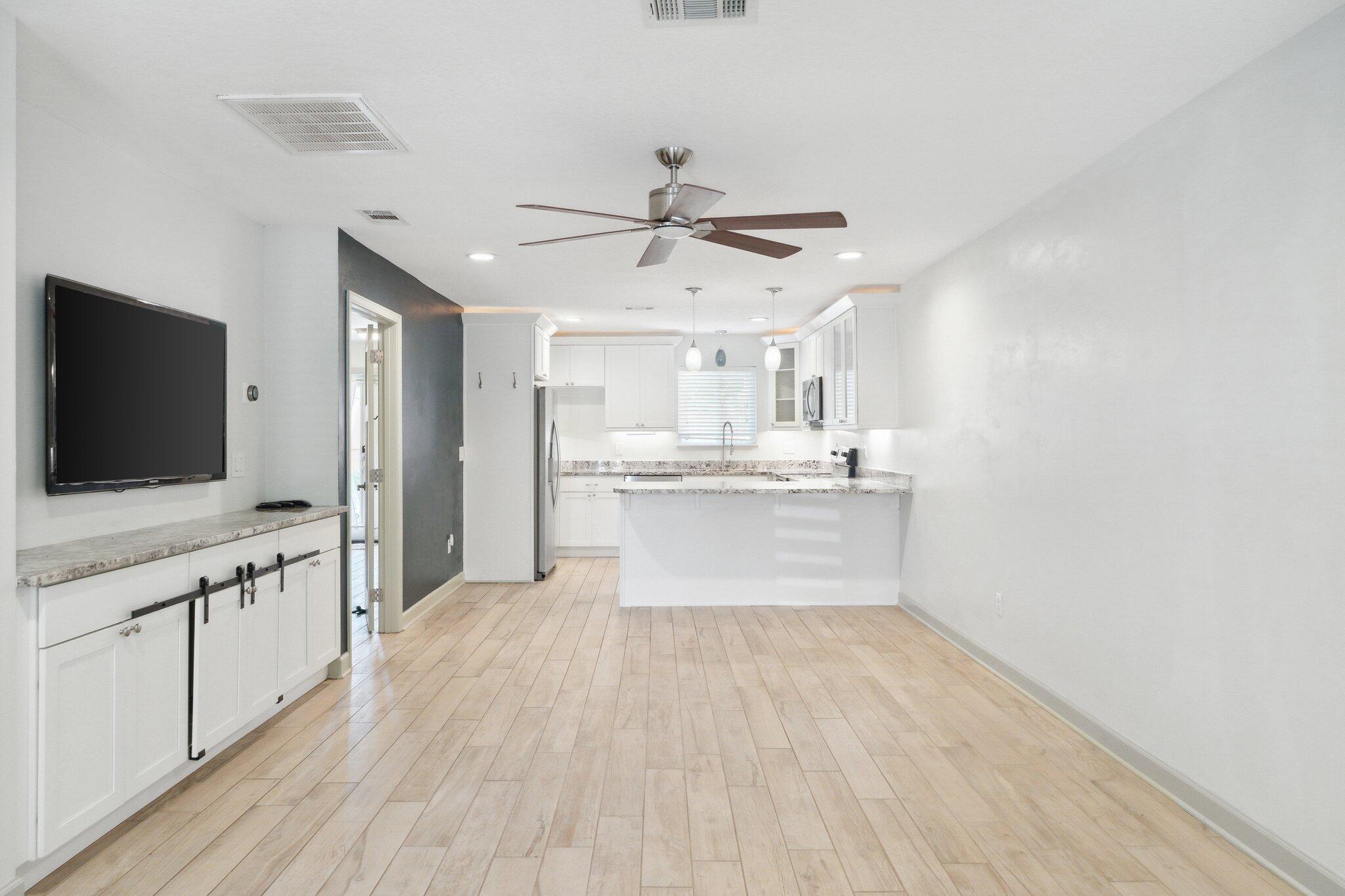 25 Blenheim Lane Unit: APT 3