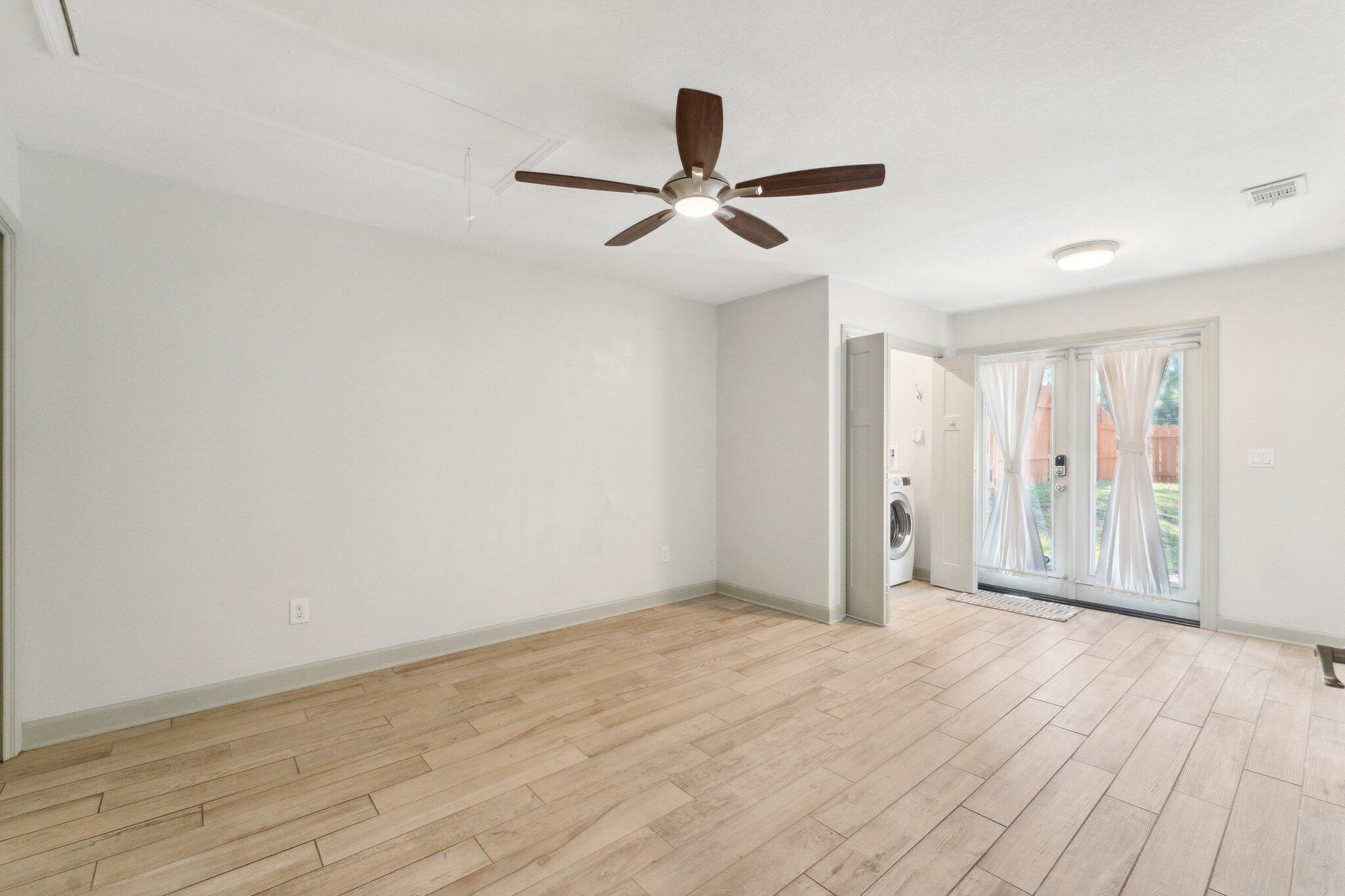 25 Blenheim Lane Unit: APT 3