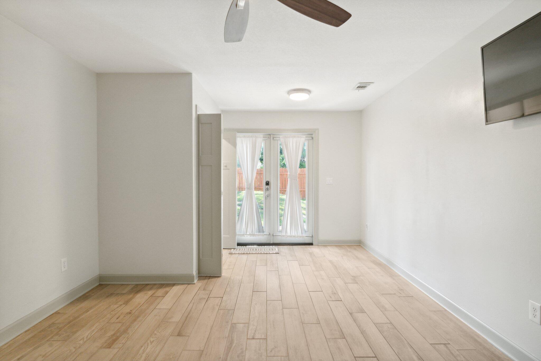 25 Blenheim Lane Unit: APT 3