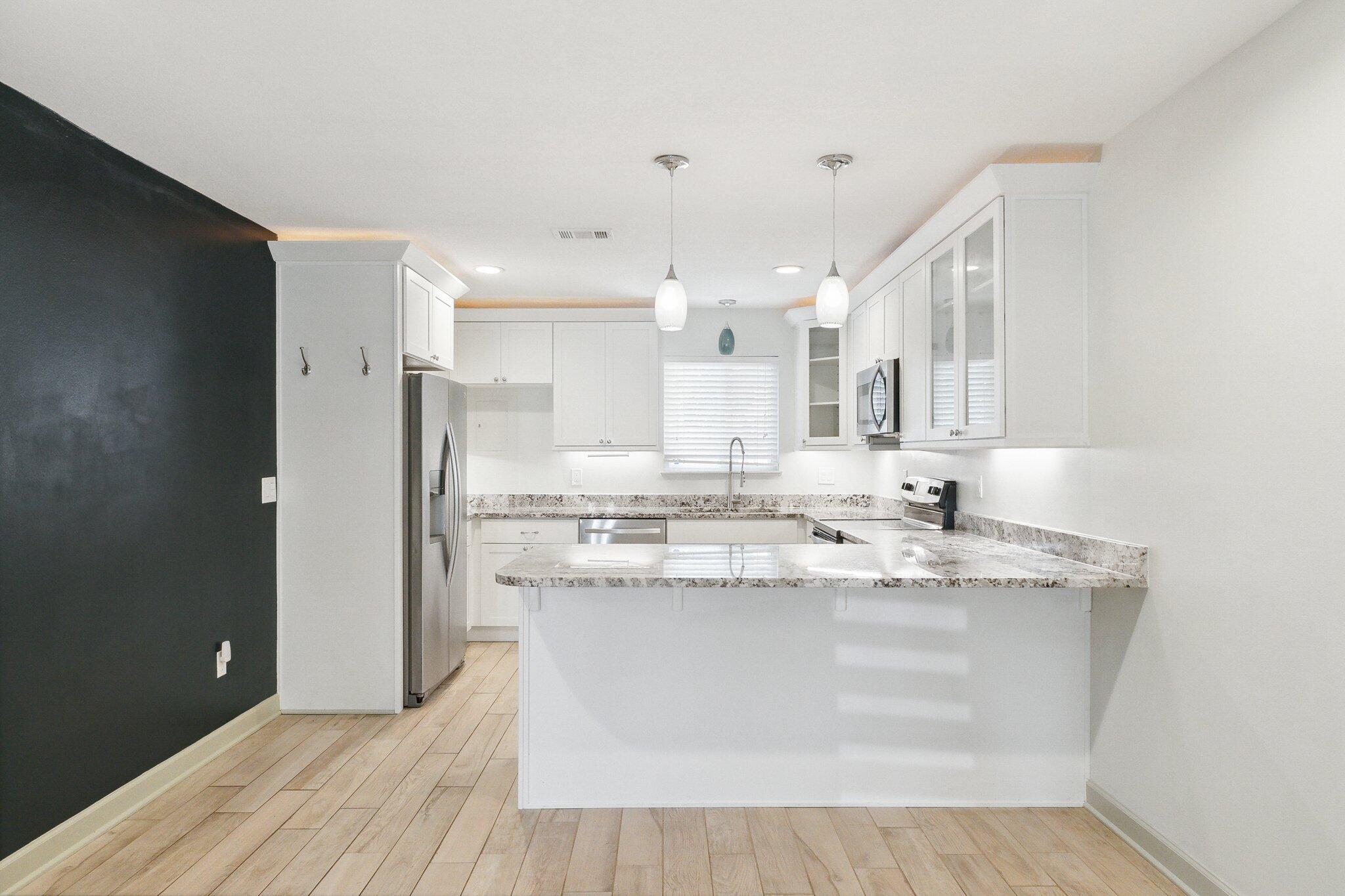 25 Blenheim Lane Unit: APT 3