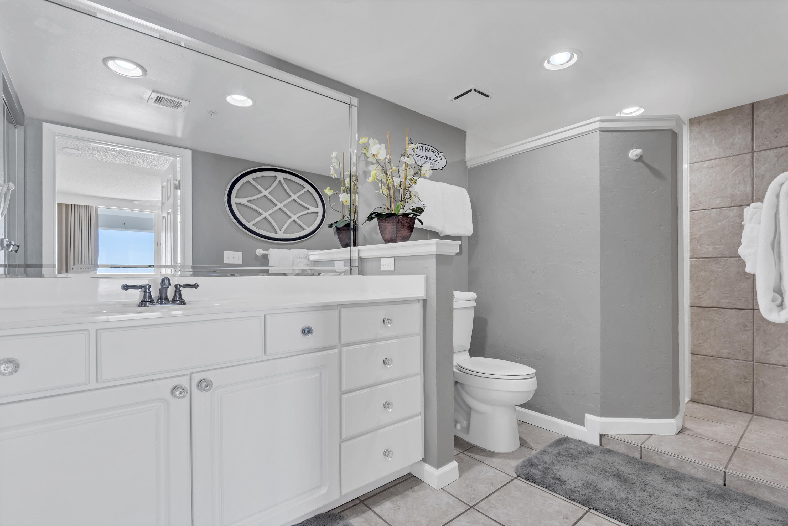 1180 Scenic Highway 98, 106