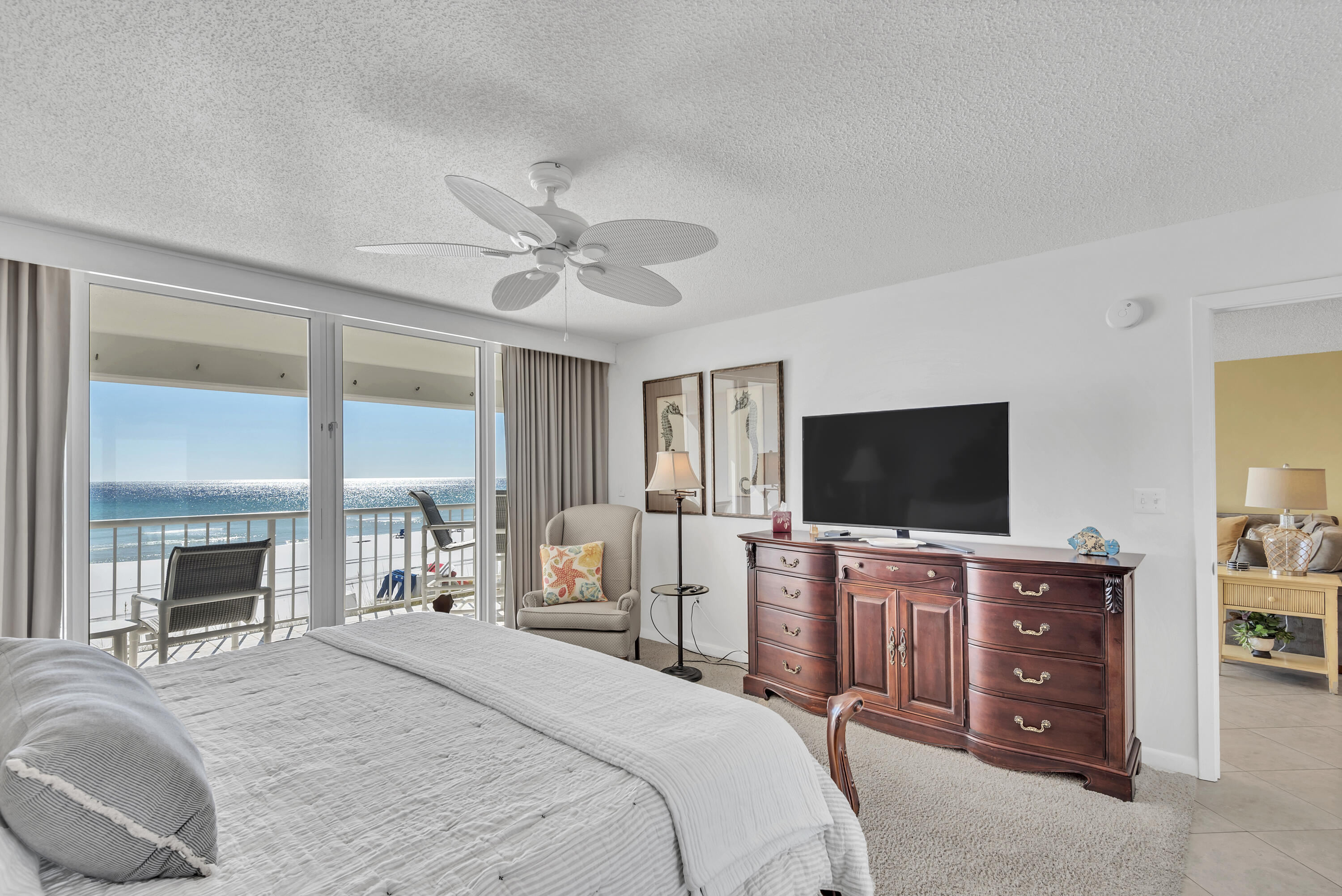 1180 Scenic Highway 98, 106