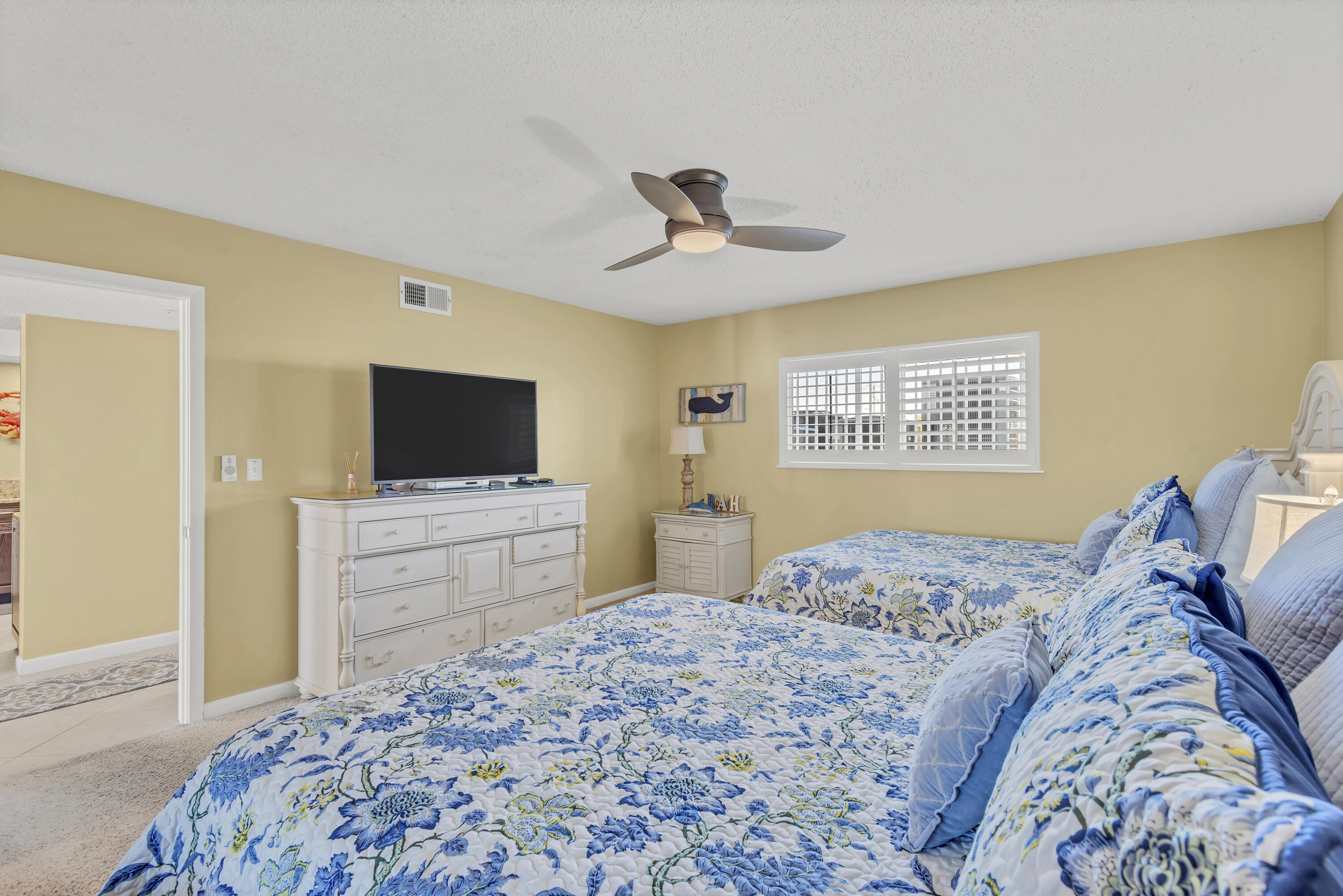 1180 Scenic Highway 98, 106