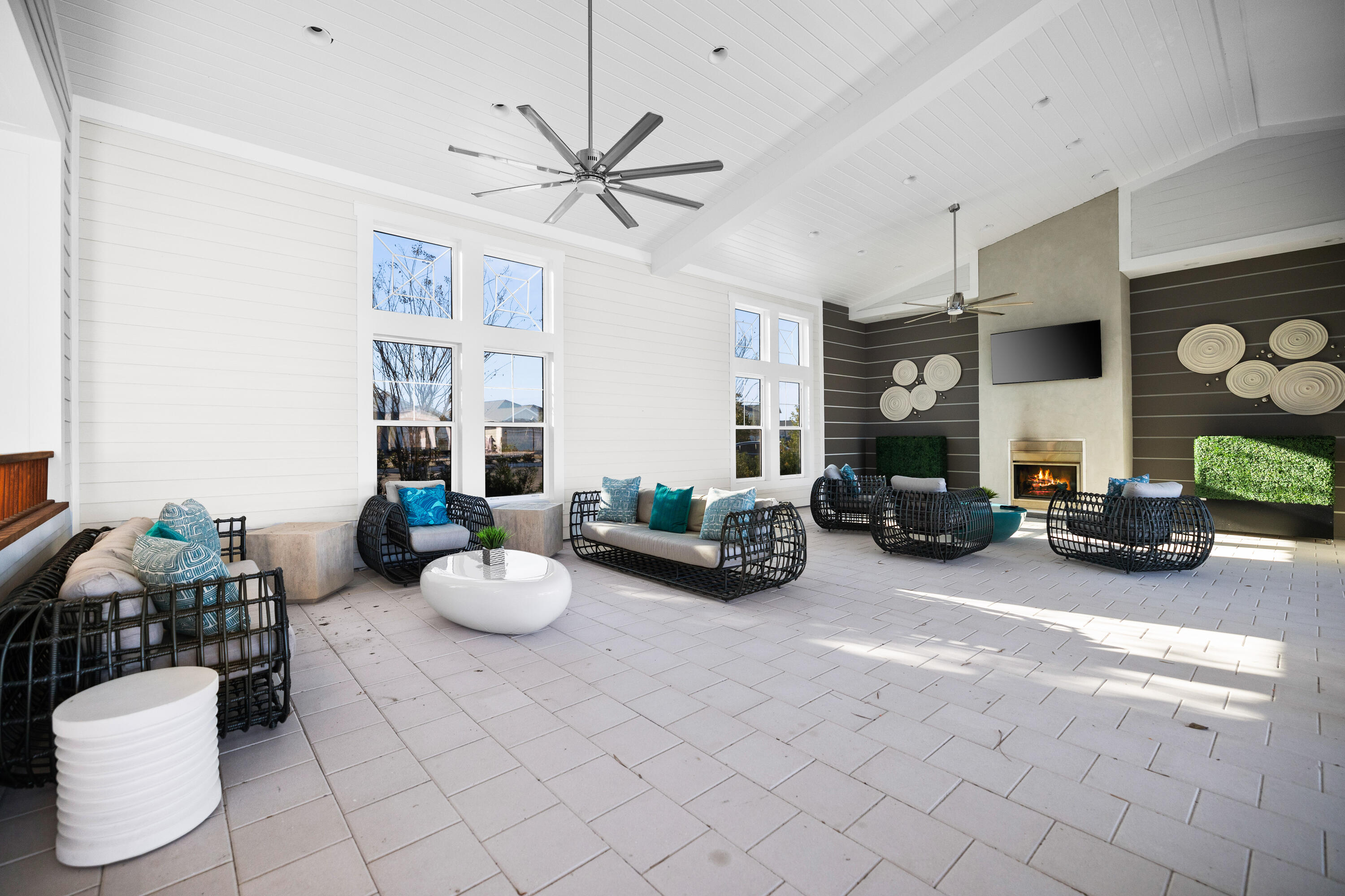 351 W Lafayette Road