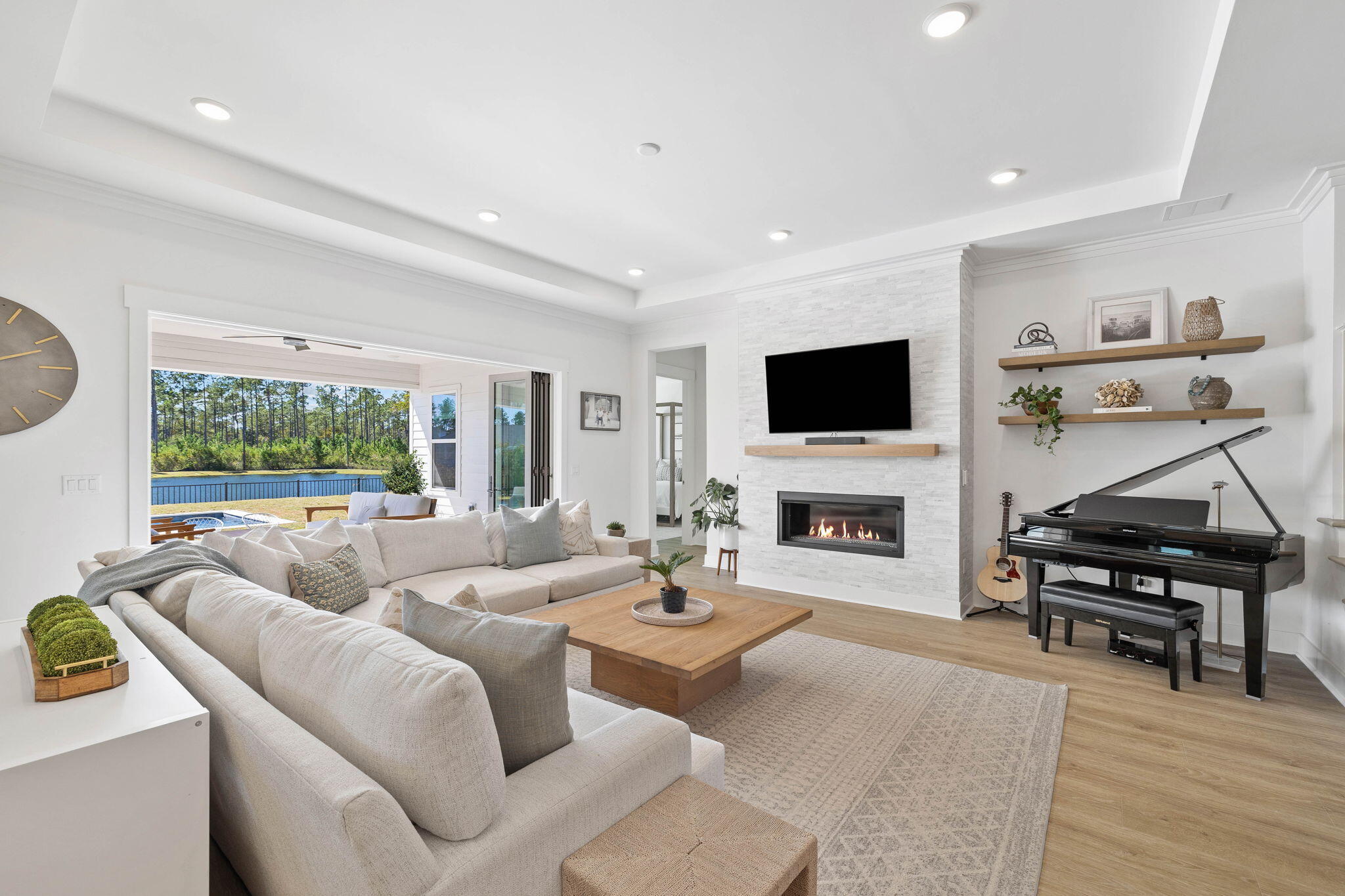 351 W Lafayette Road