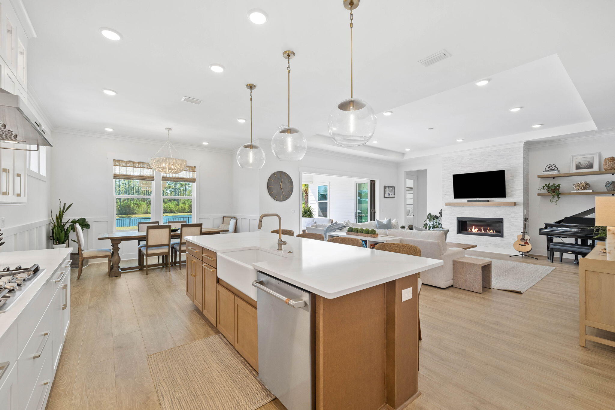 351 W Lafayette Road