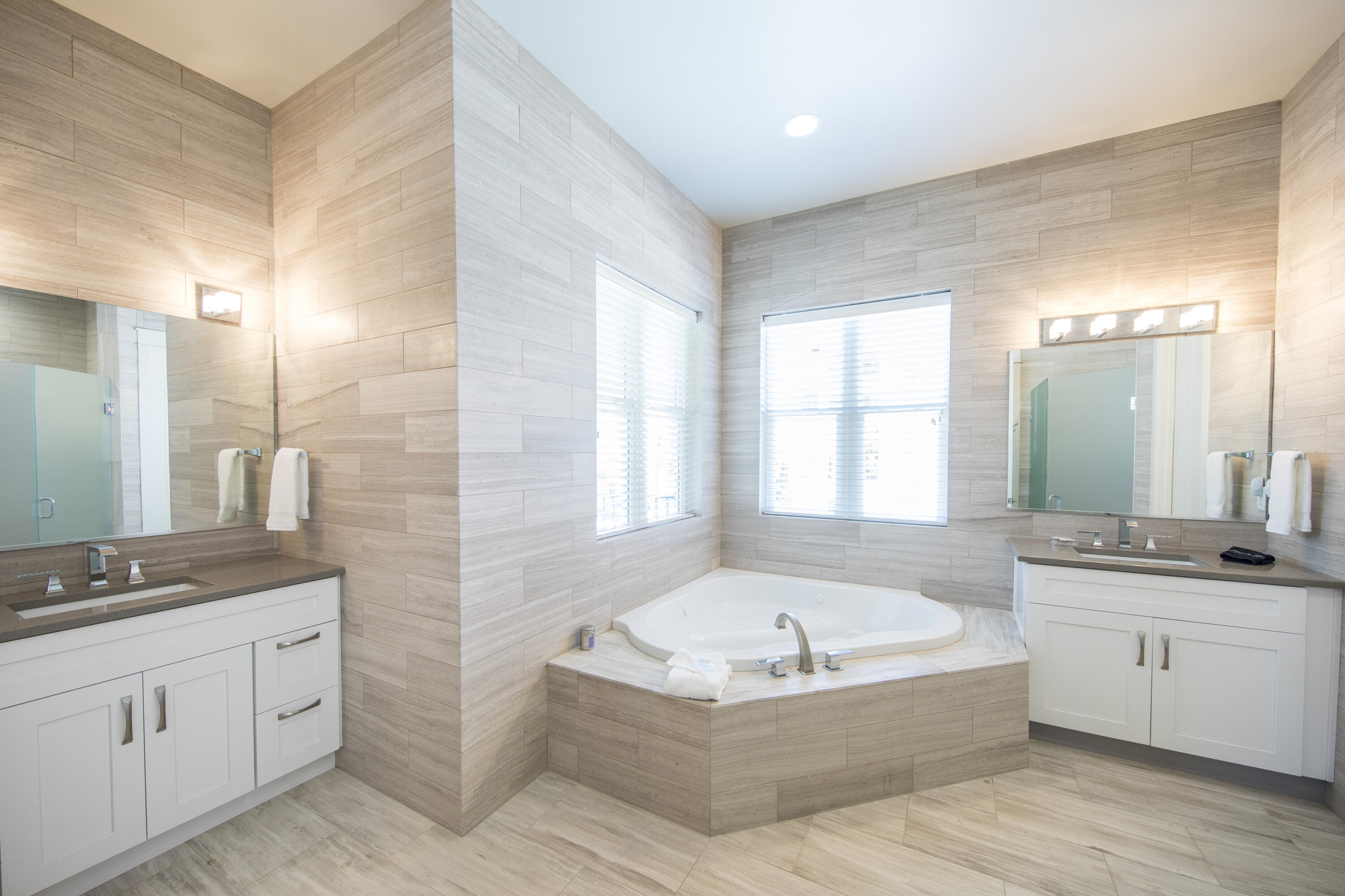 5055 W County Highway 30A, UNIT 1004