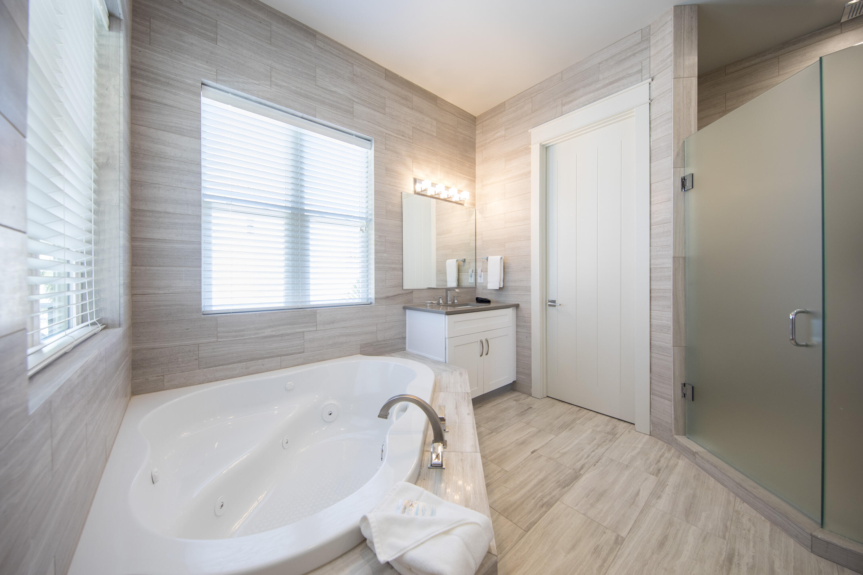 5055 W County Highway 30A, UNIT 1004