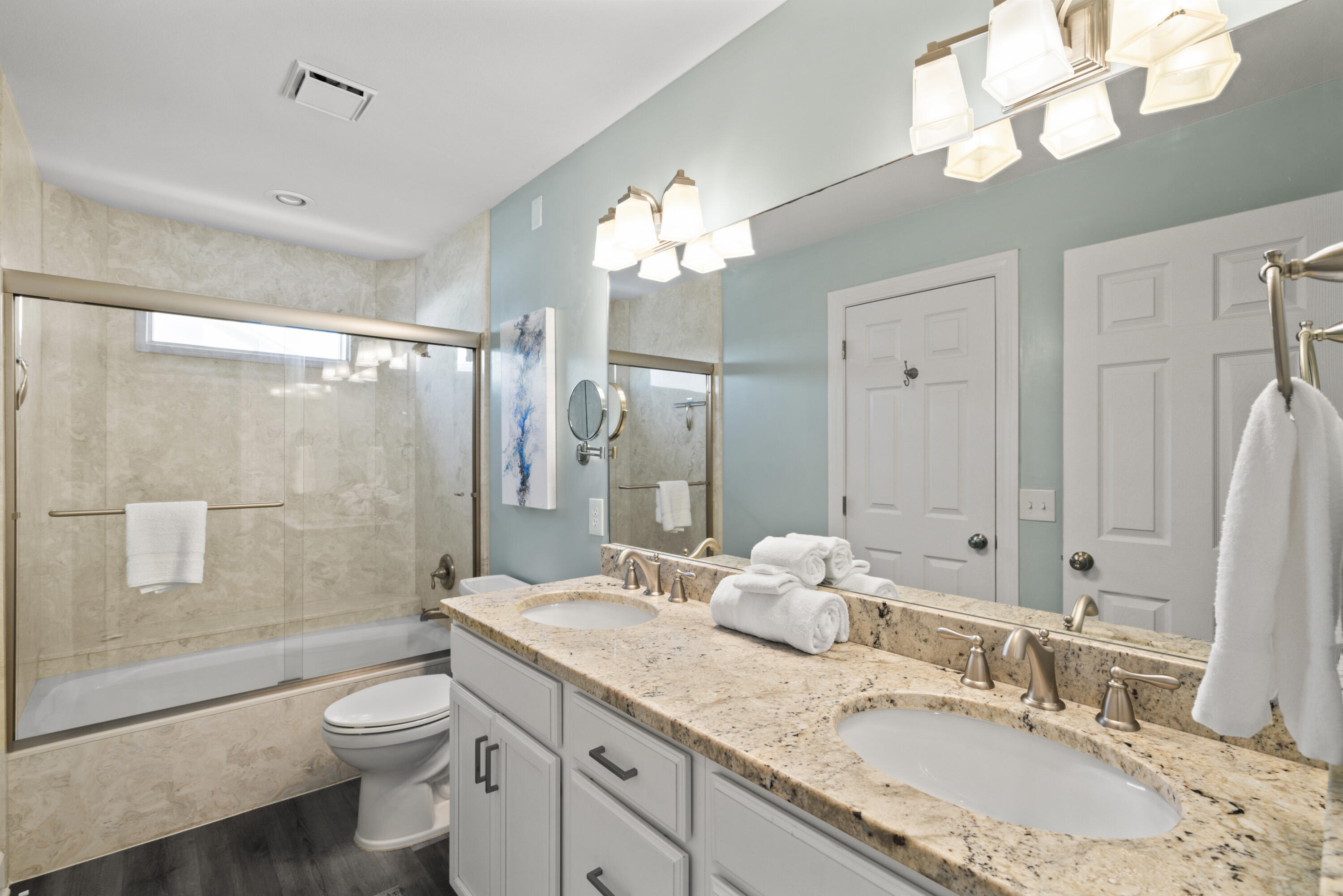 6015 W County Highway 30A, 203