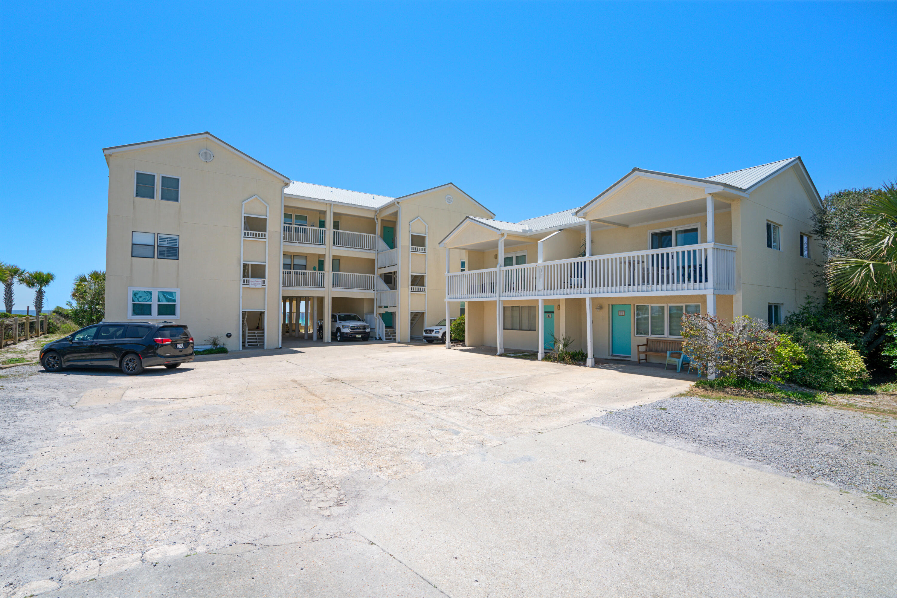 6015 W County Highway 30A, 203