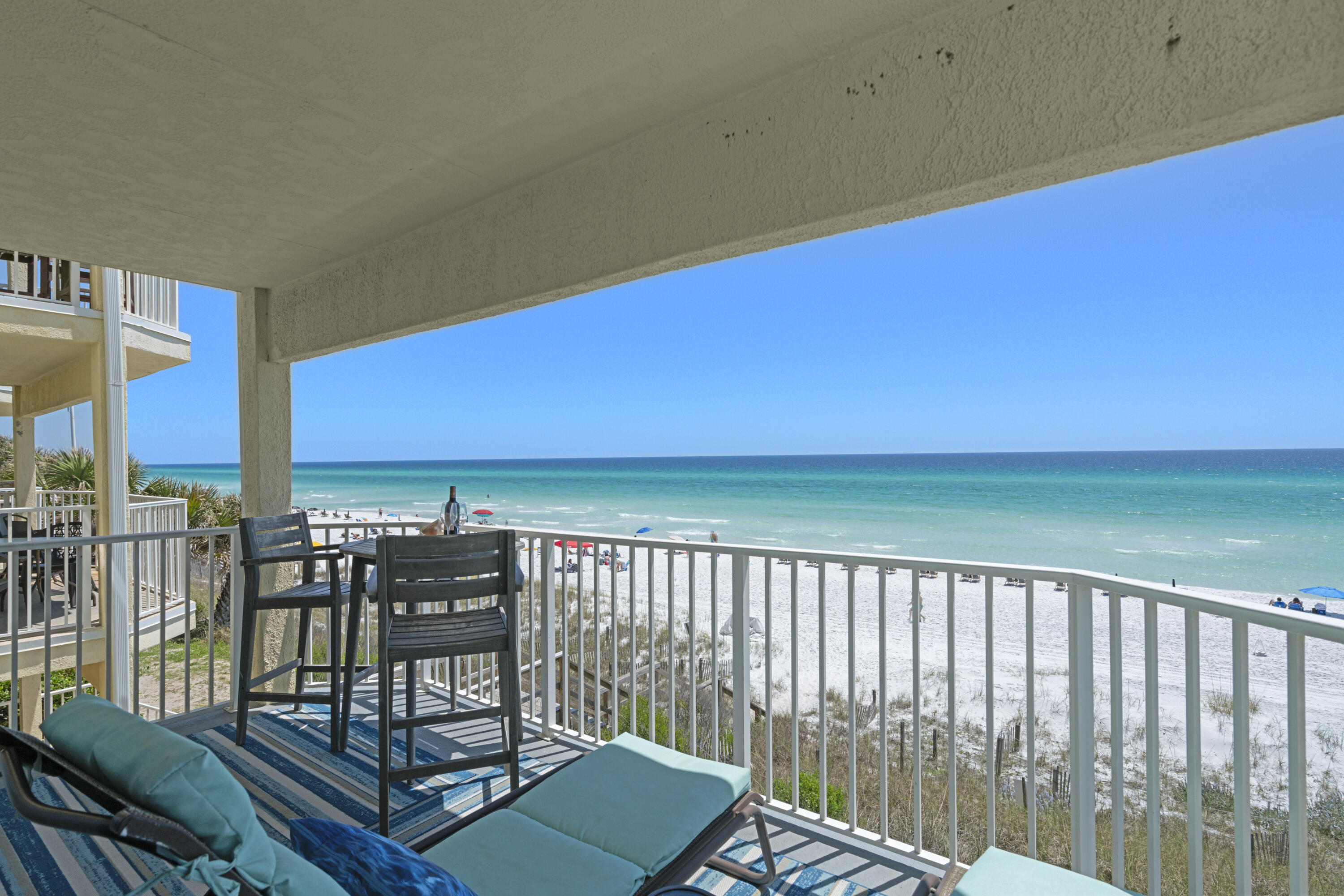 6015 W County Highway 30A, 203