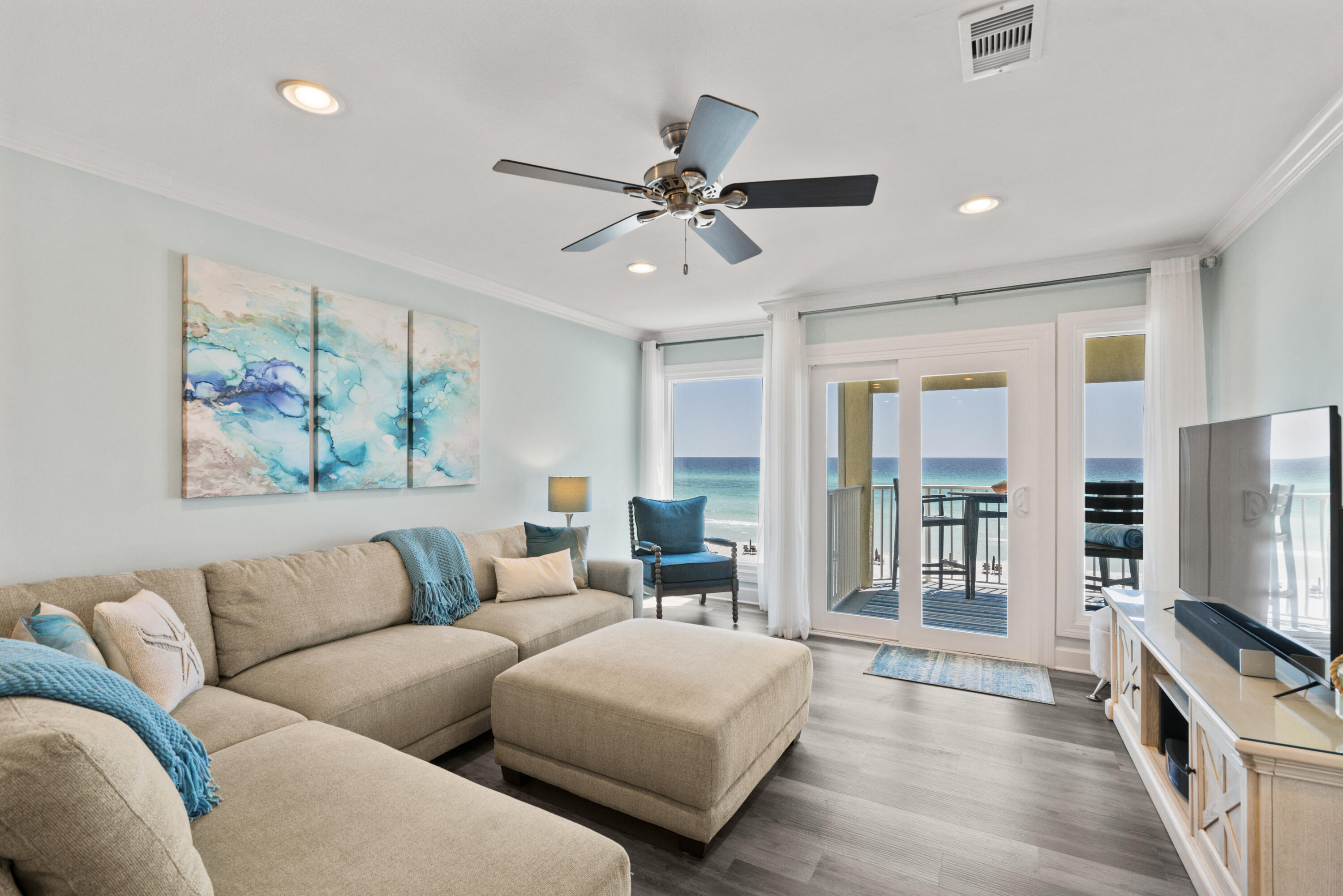 6015 W County Highway 30A, 203