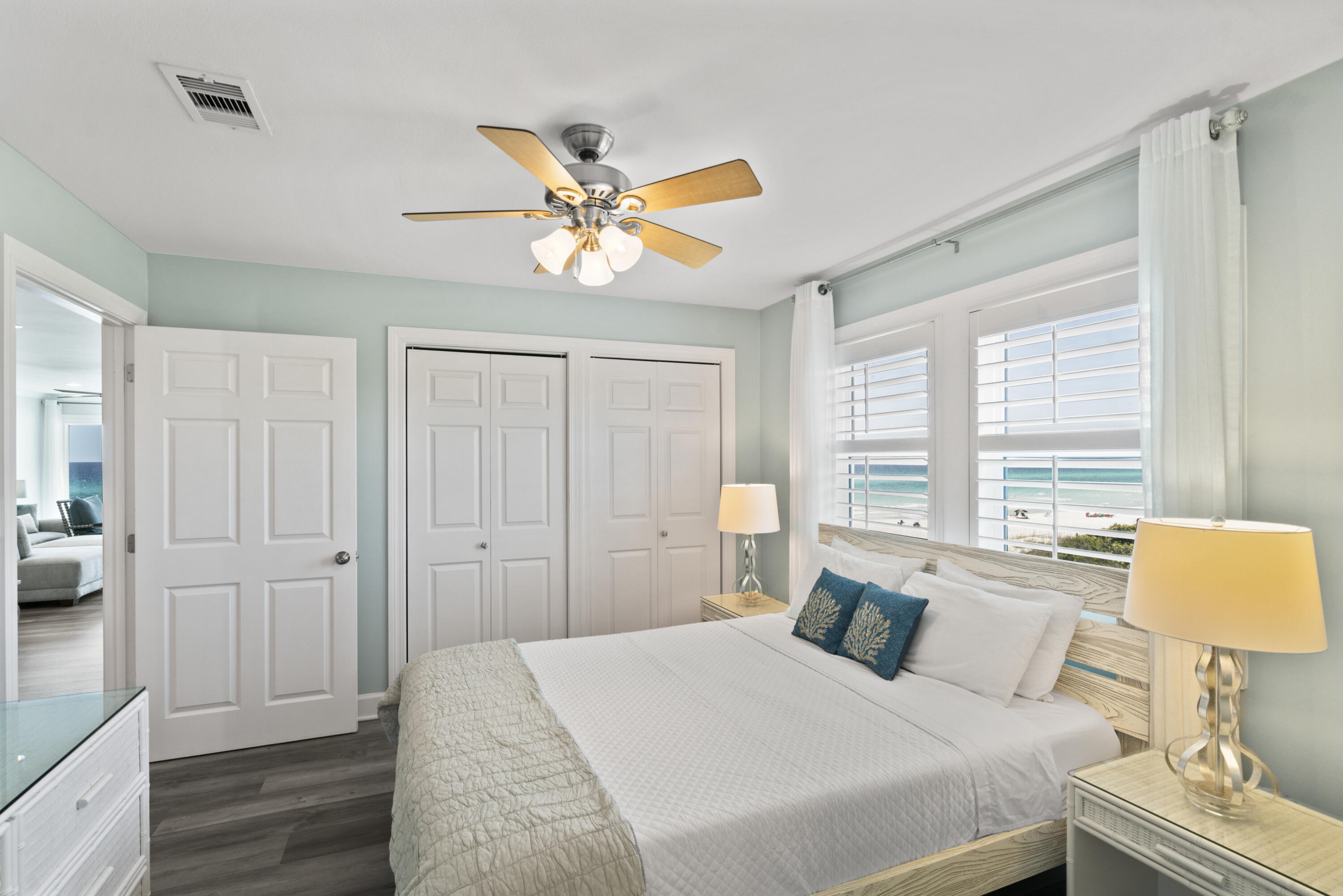 6015 W County Highway 30A, 203