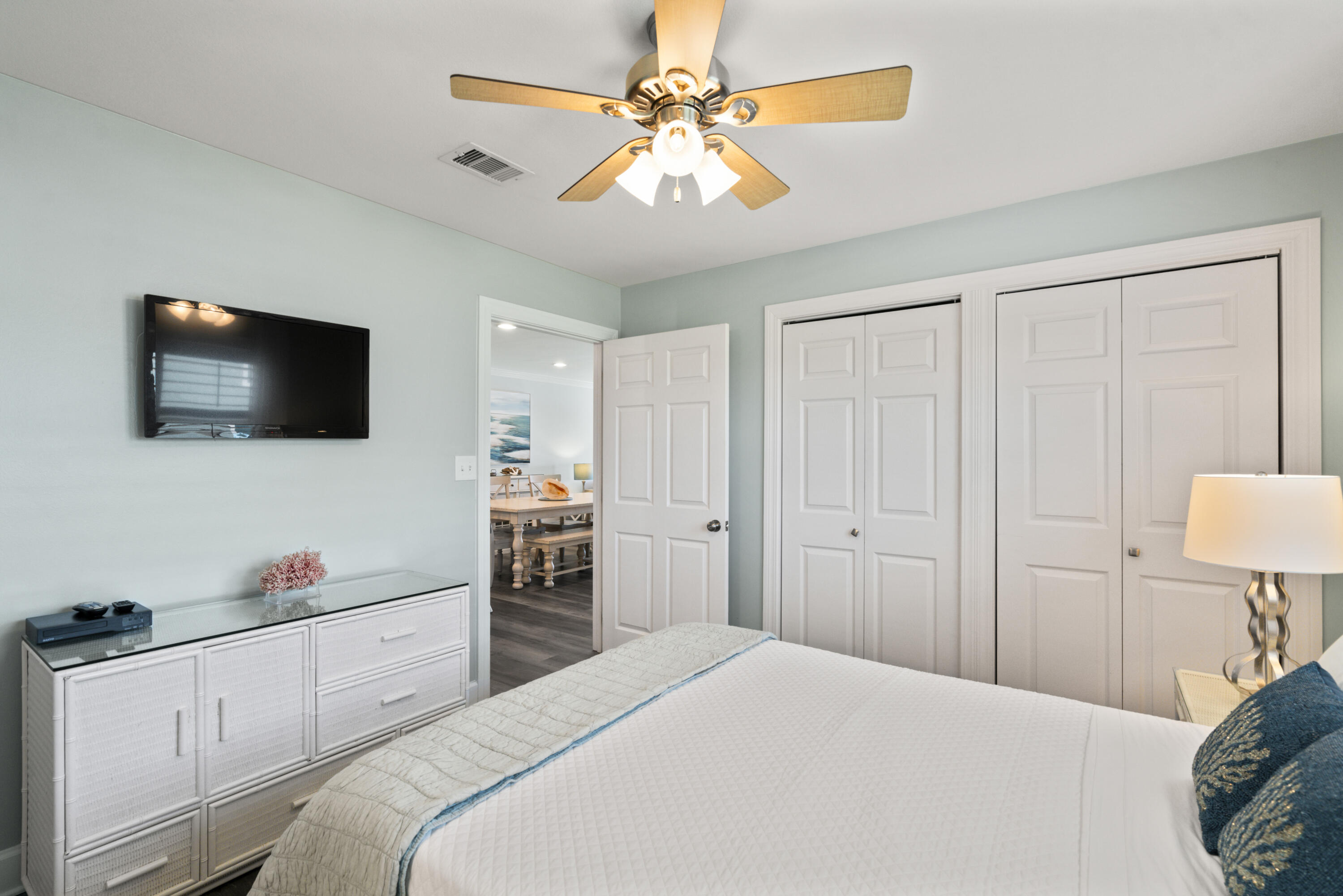 6015 W County Highway 30A, 203