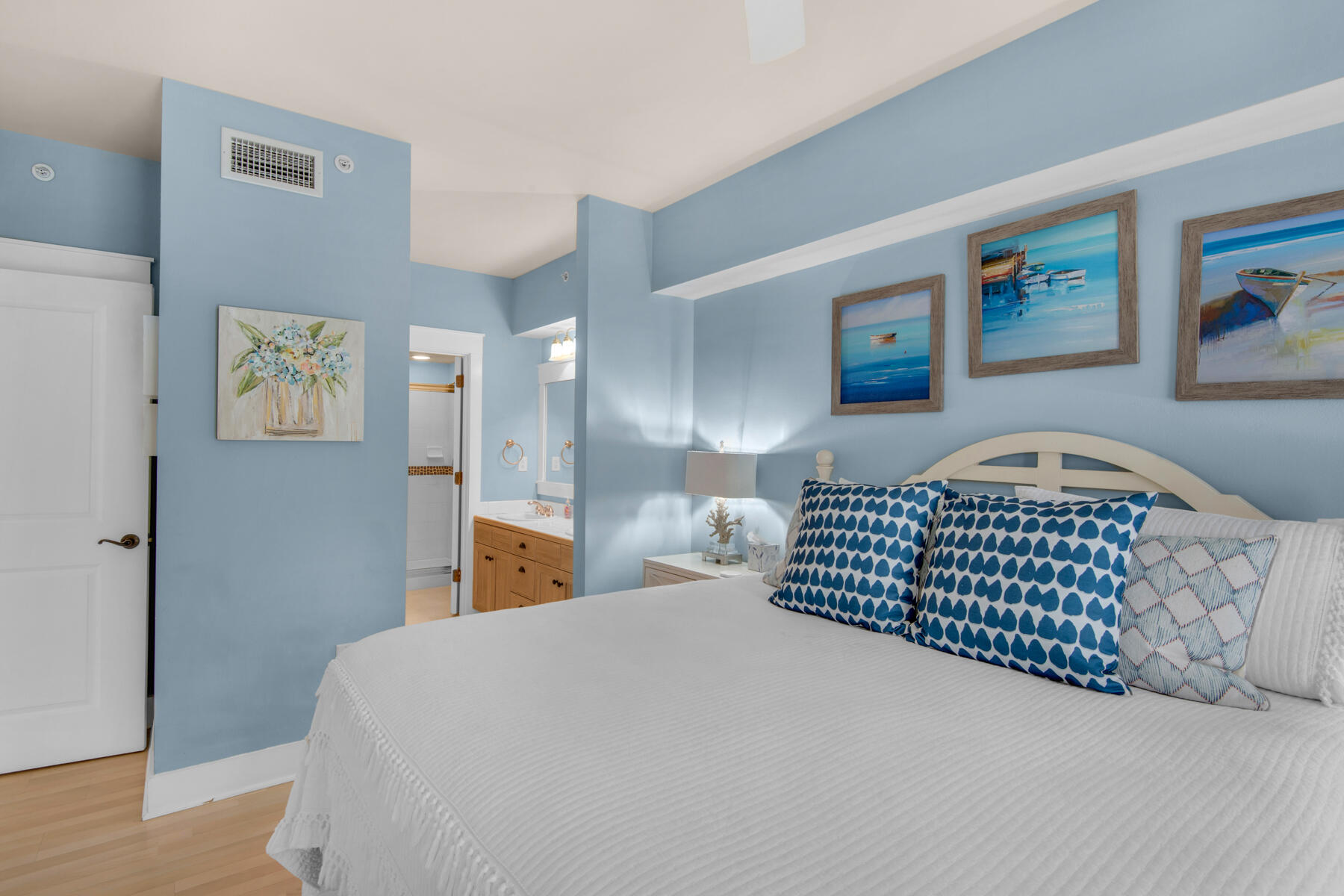 9100 Baytowne Wharf Boulevard, 270/272