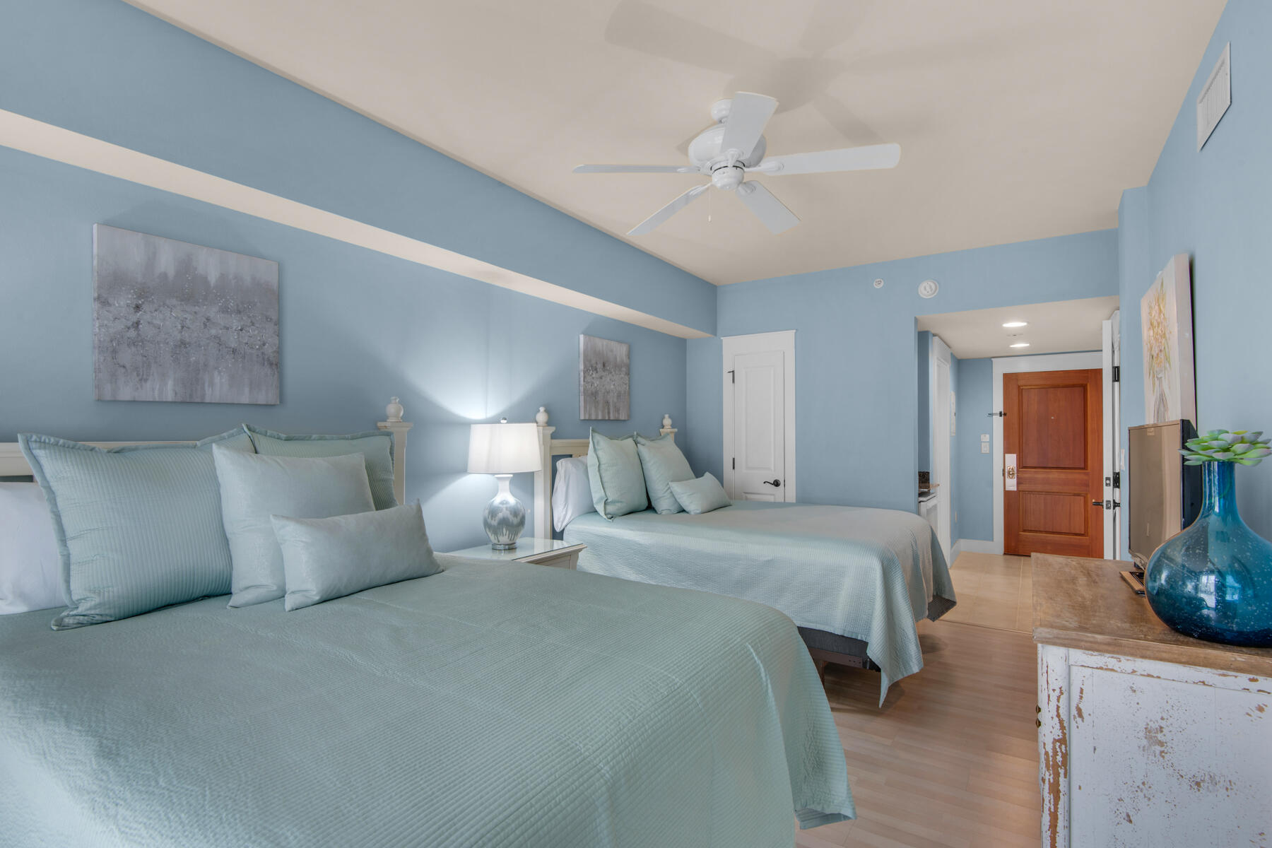 9100 Baytowne Wharf Boulevard, 270/272