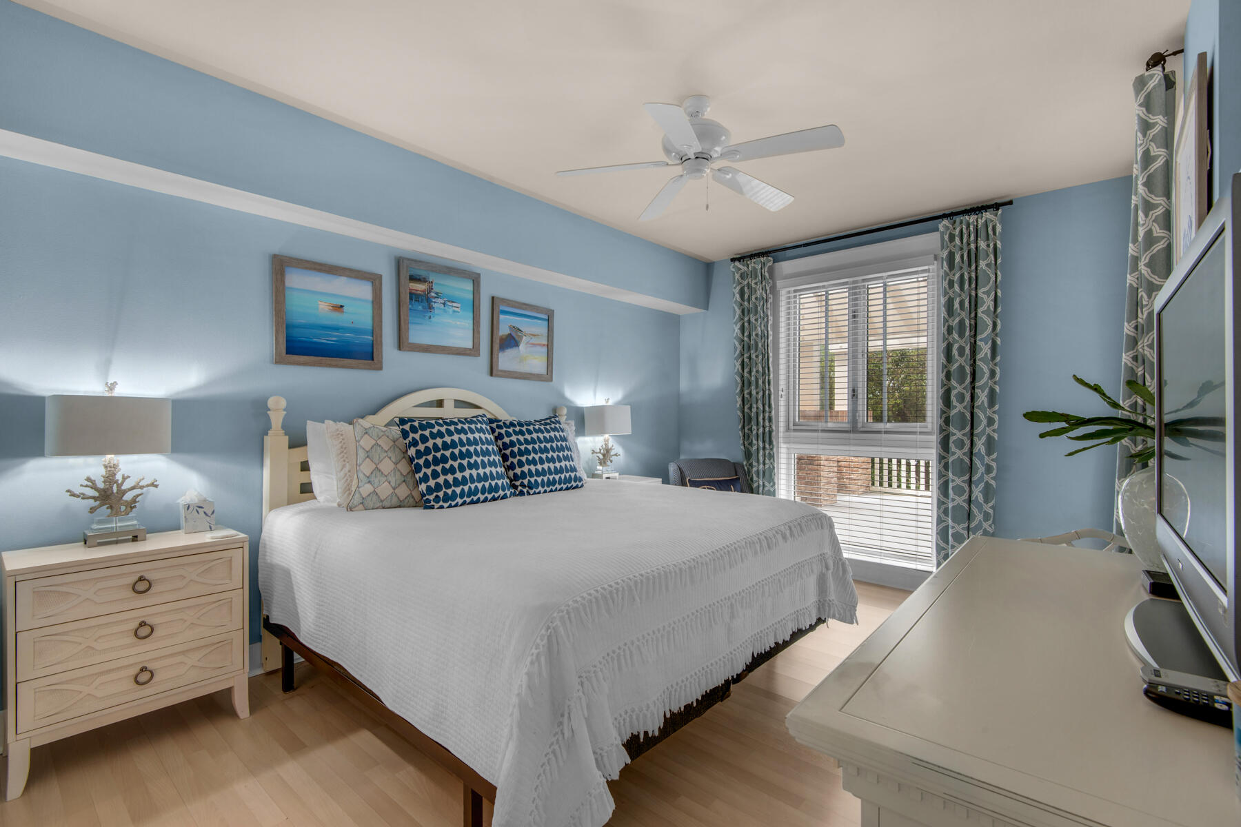 9100 Baytowne Wharf Boulevard, 270/272