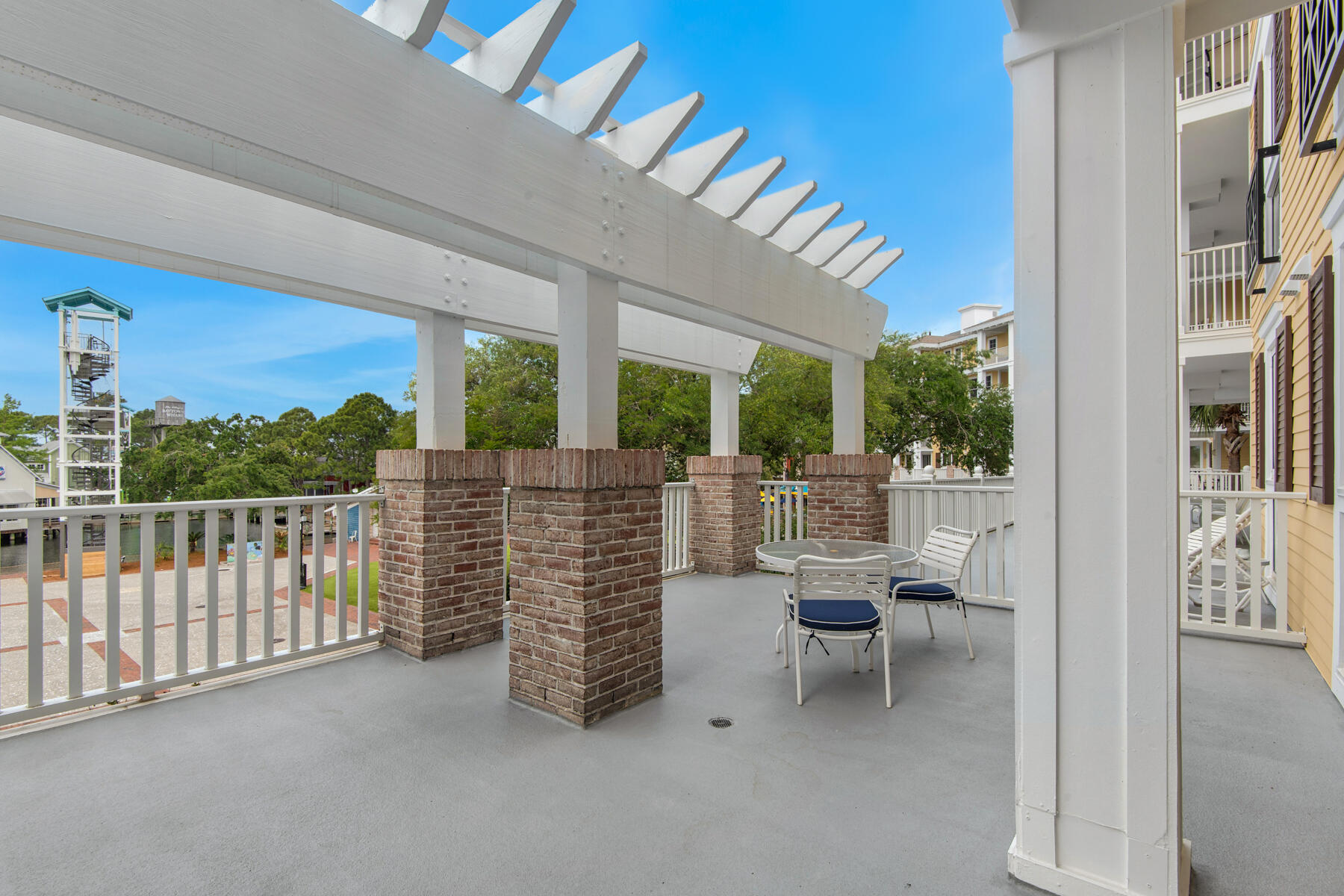 9100 Baytowne Wharf Boulevard, 270/272