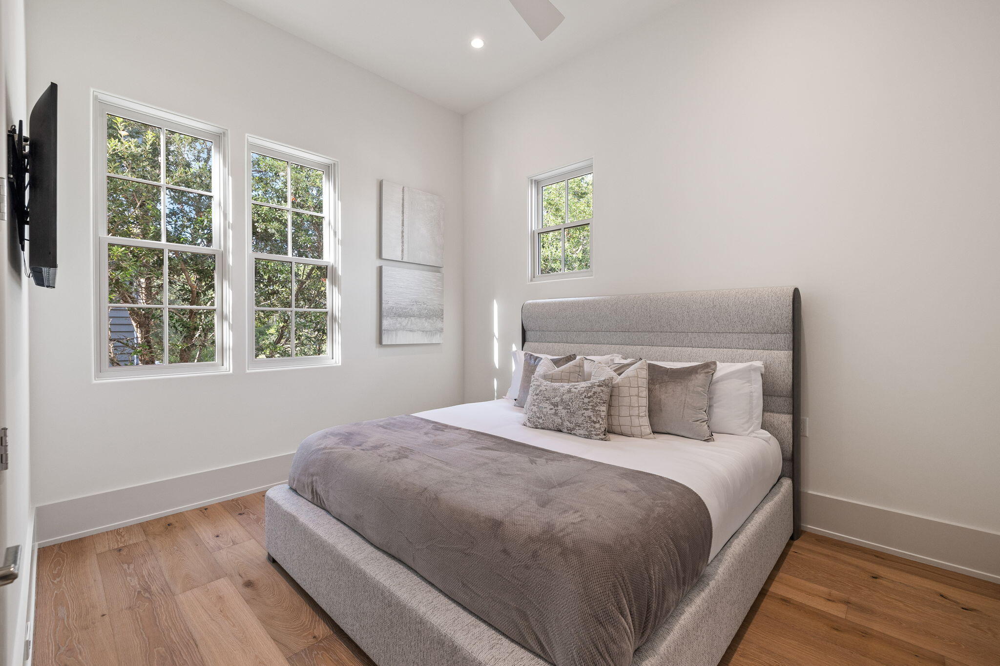 208 Sand Oaks Circle